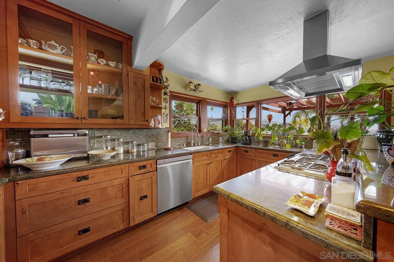 https://cdn.realtyfeed.com/cdn/127/260007676/6c7aa1127183c5736bbe94fc621c592e.webp
