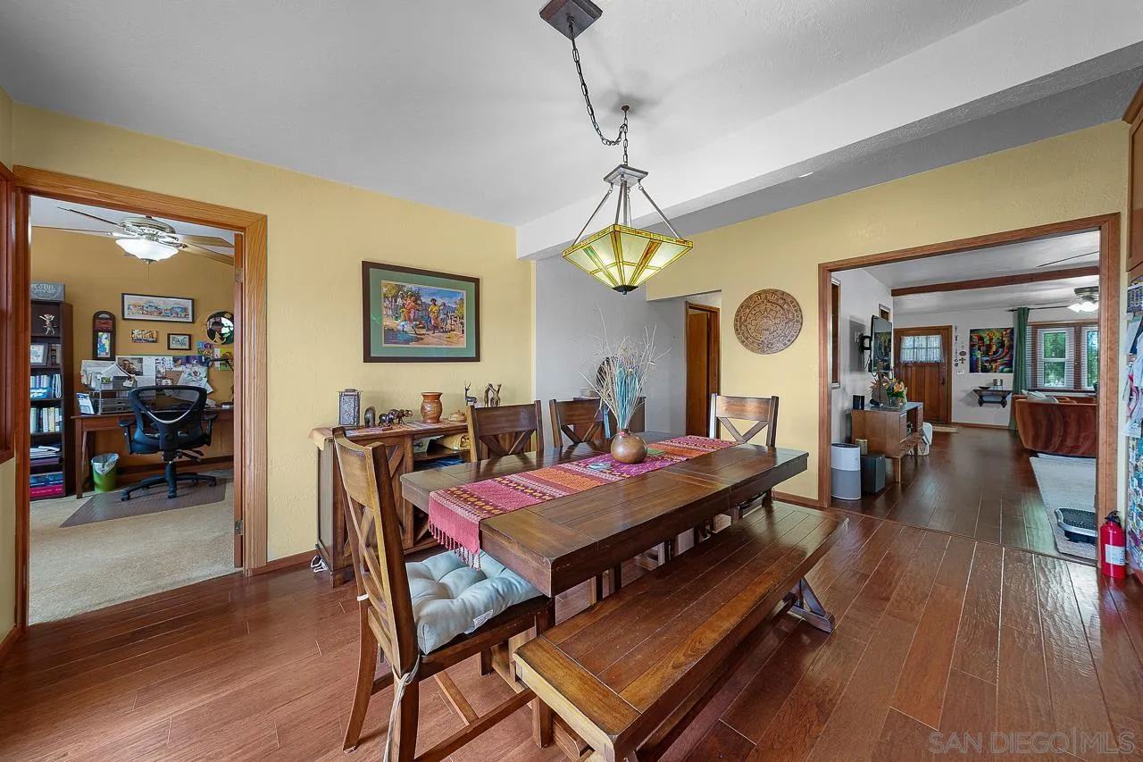 https://cdn.realtyfeed.com/cdn/127/260007676/88a6a8442ffc63af2233c1ce04e2f02e.webp