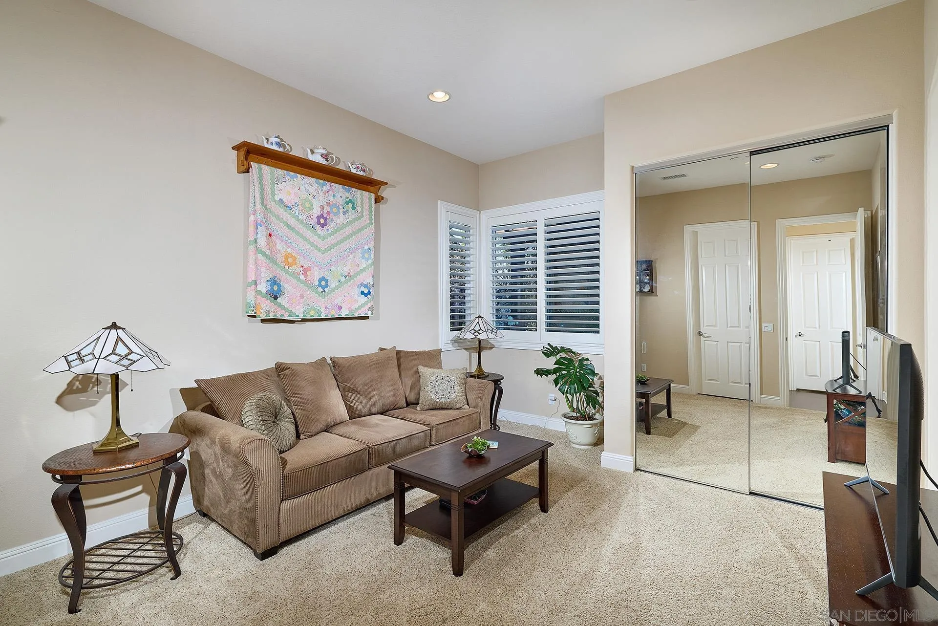 https://cdn.realtyfeed.com/cdn/127/260007677/e3434be9d93b4ef81ee72c11b7f58b31.webp
