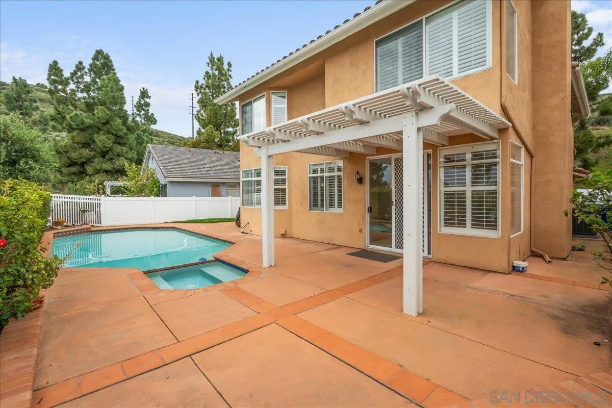 https://cdn.realtyfeed.com/cdn/127/260007683/89953640048ab8a6601f62e99f31fe38.webp