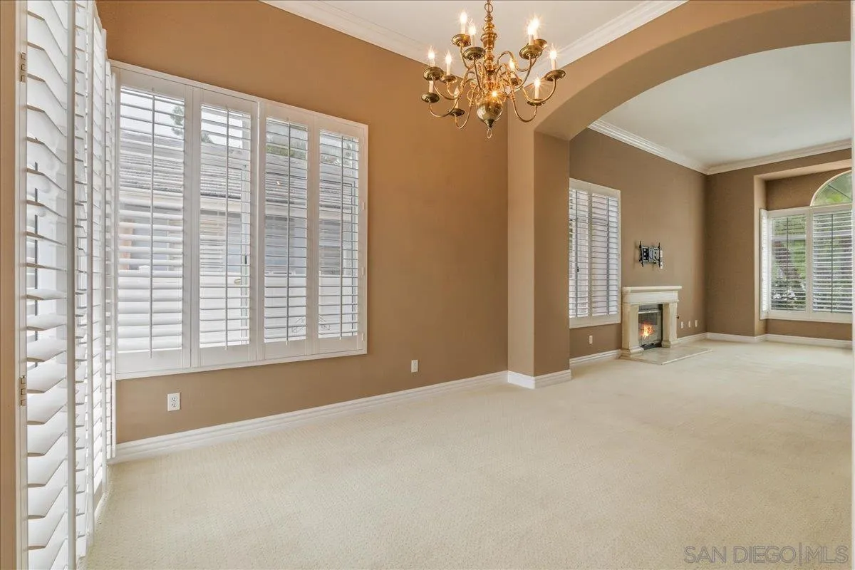 https://cdn.realtyfeed.com/cdn/127/260007683/a37b25731e2d7f3240bed90bf6f33500.webp