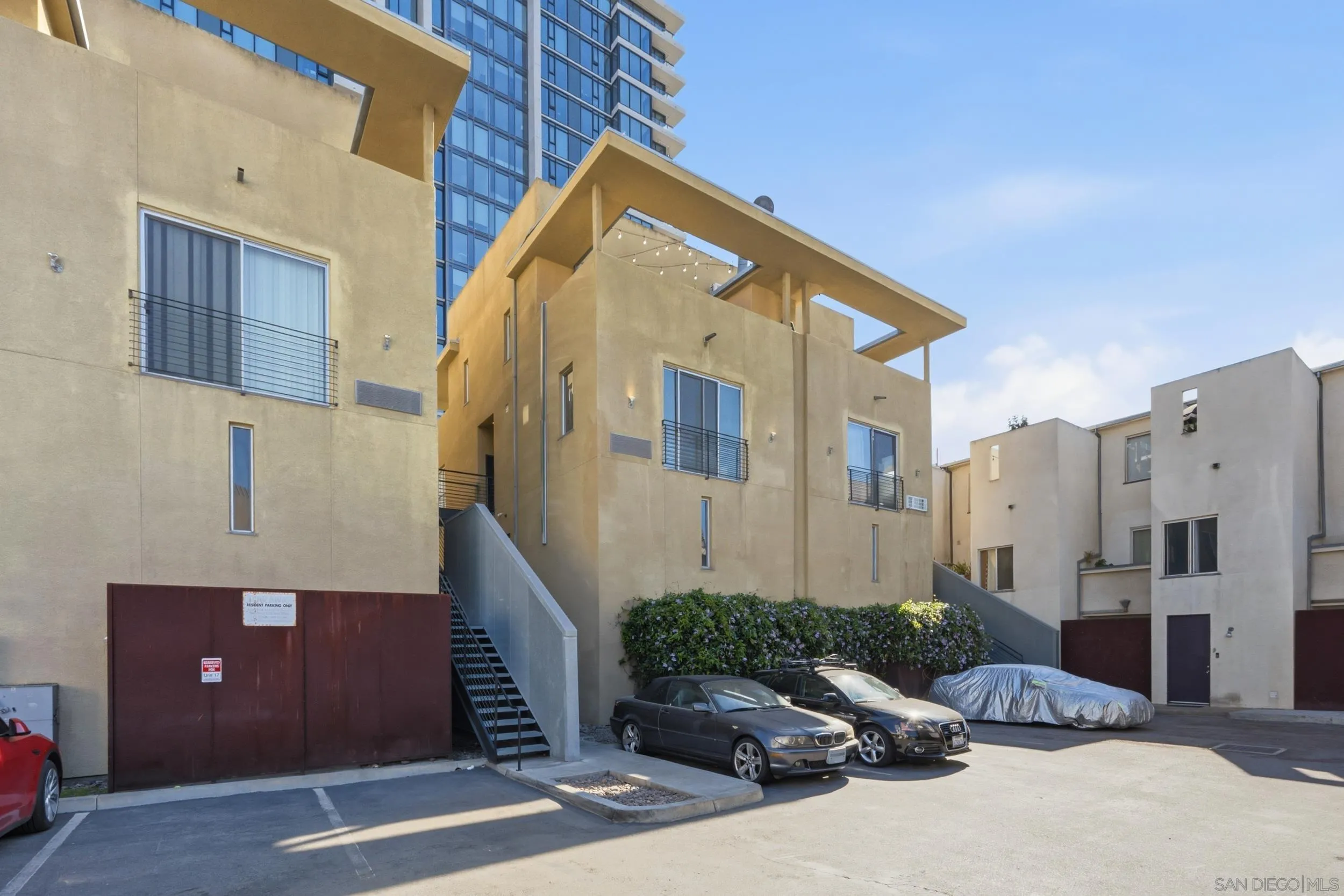 https://cdn.realtyfeed.com/cdn/127/260007687/8de22d64410f30ffbf7266ad3b6b9508.webp