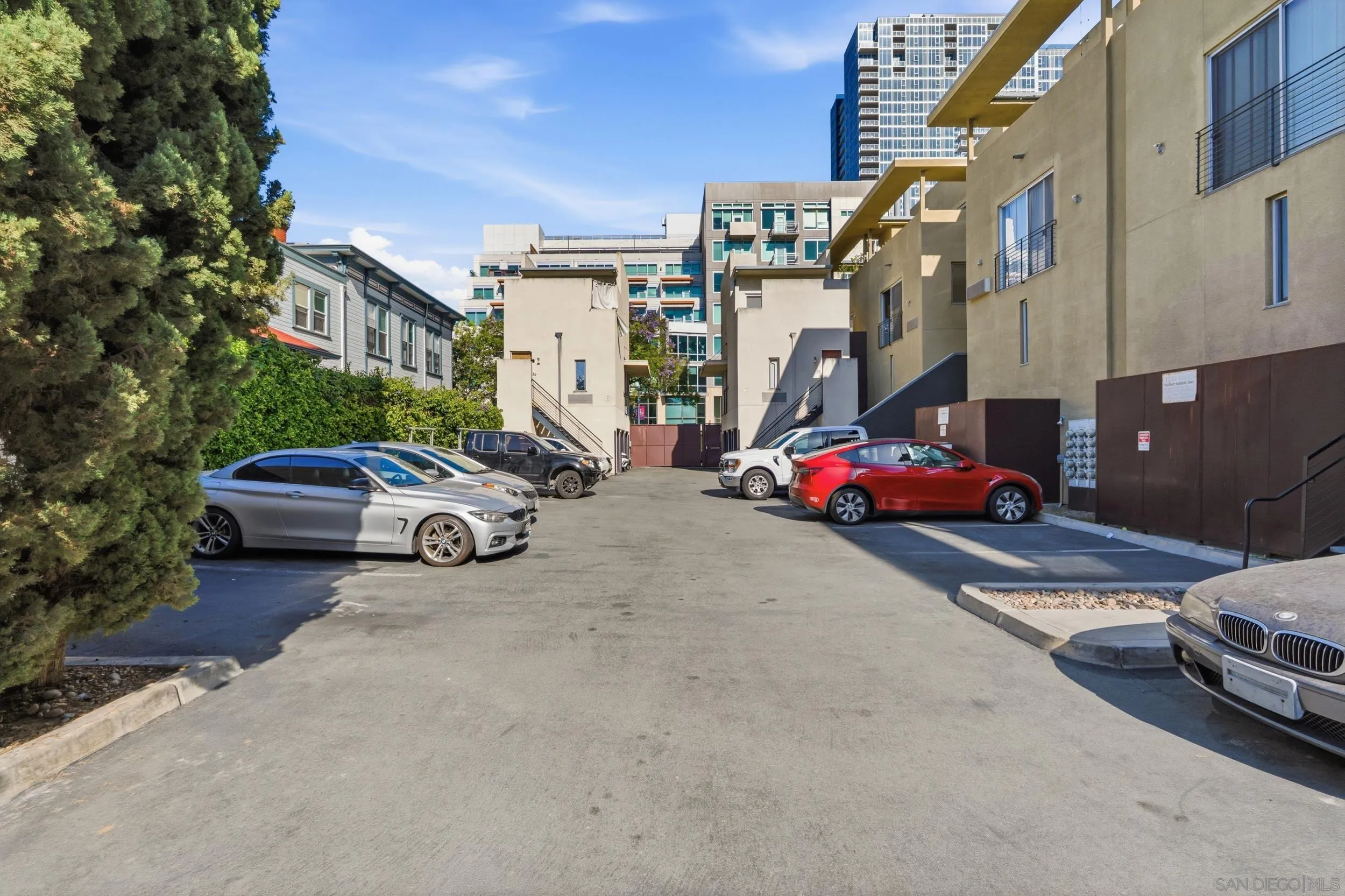 https://cdn.realtyfeed.com/cdn/127/260007687/c6159df9c4f5af00576e4fe8fd63aae8.webp