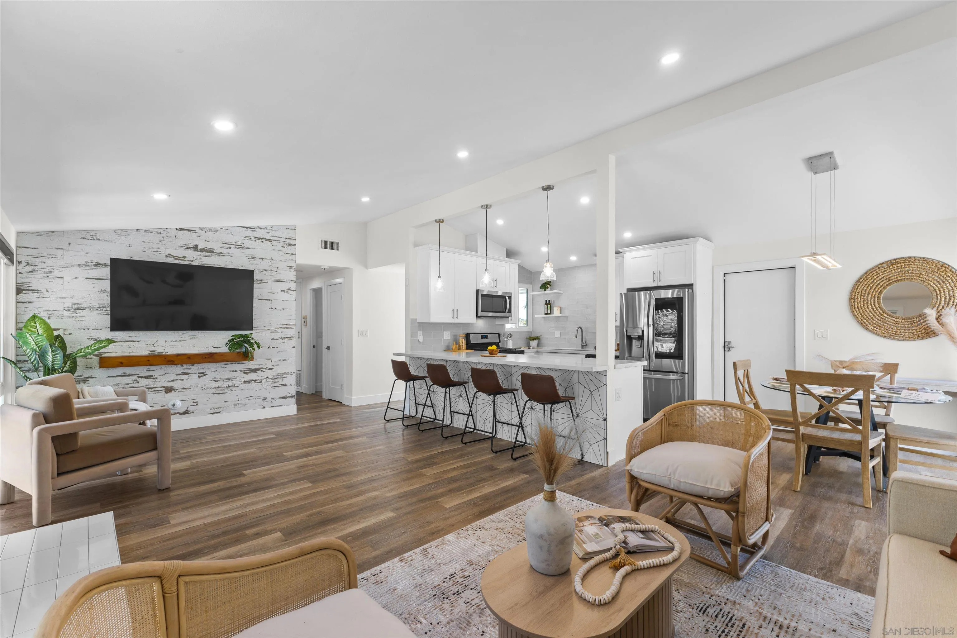 https://cdn.realtyfeed.com/cdn/127/260007688/2a11ef9af2b325f40afd651979c91384.webp