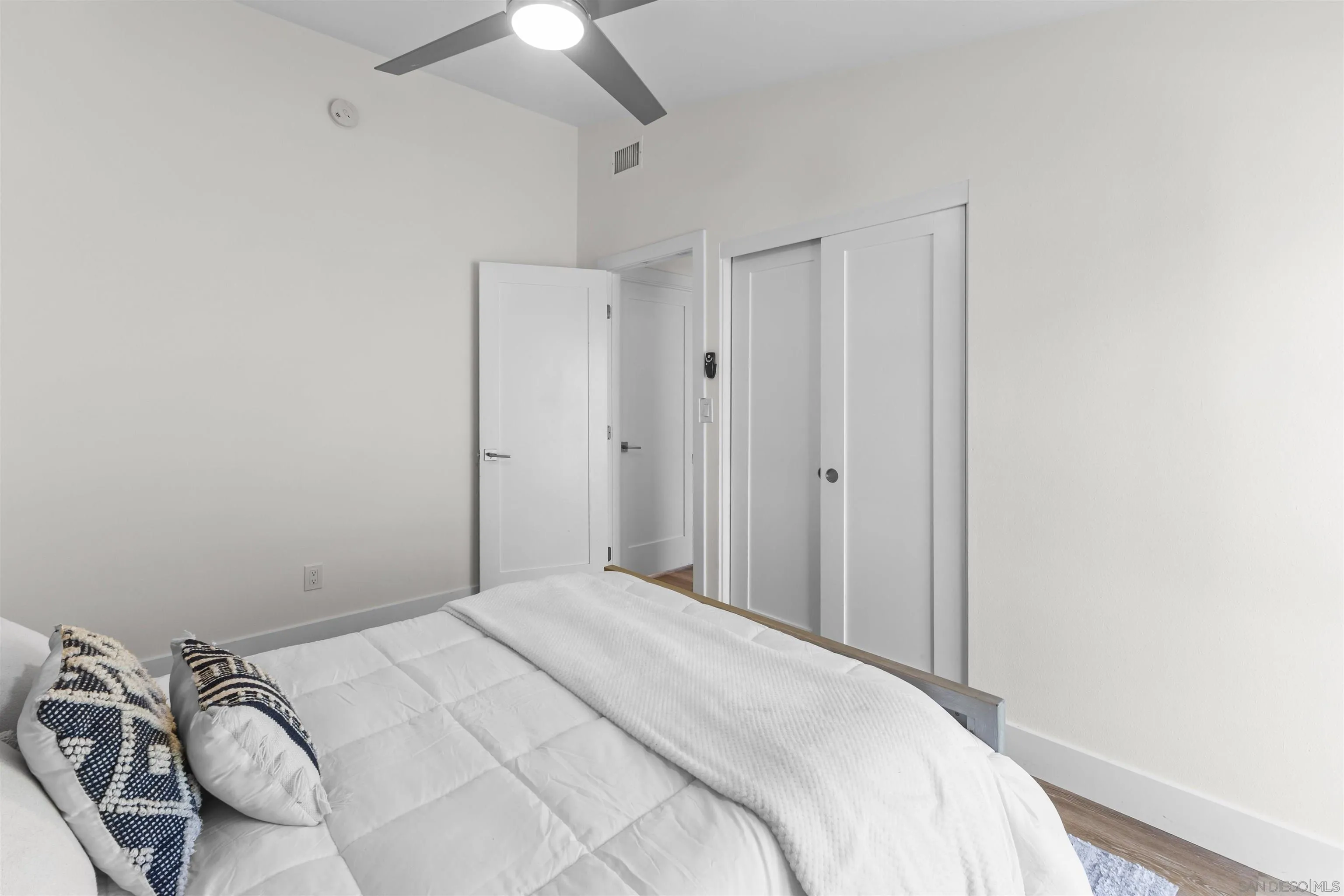 https://cdn.realtyfeed.com/cdn/127/260007688/4015530fc0fbc51177f4326a0c442243.webp