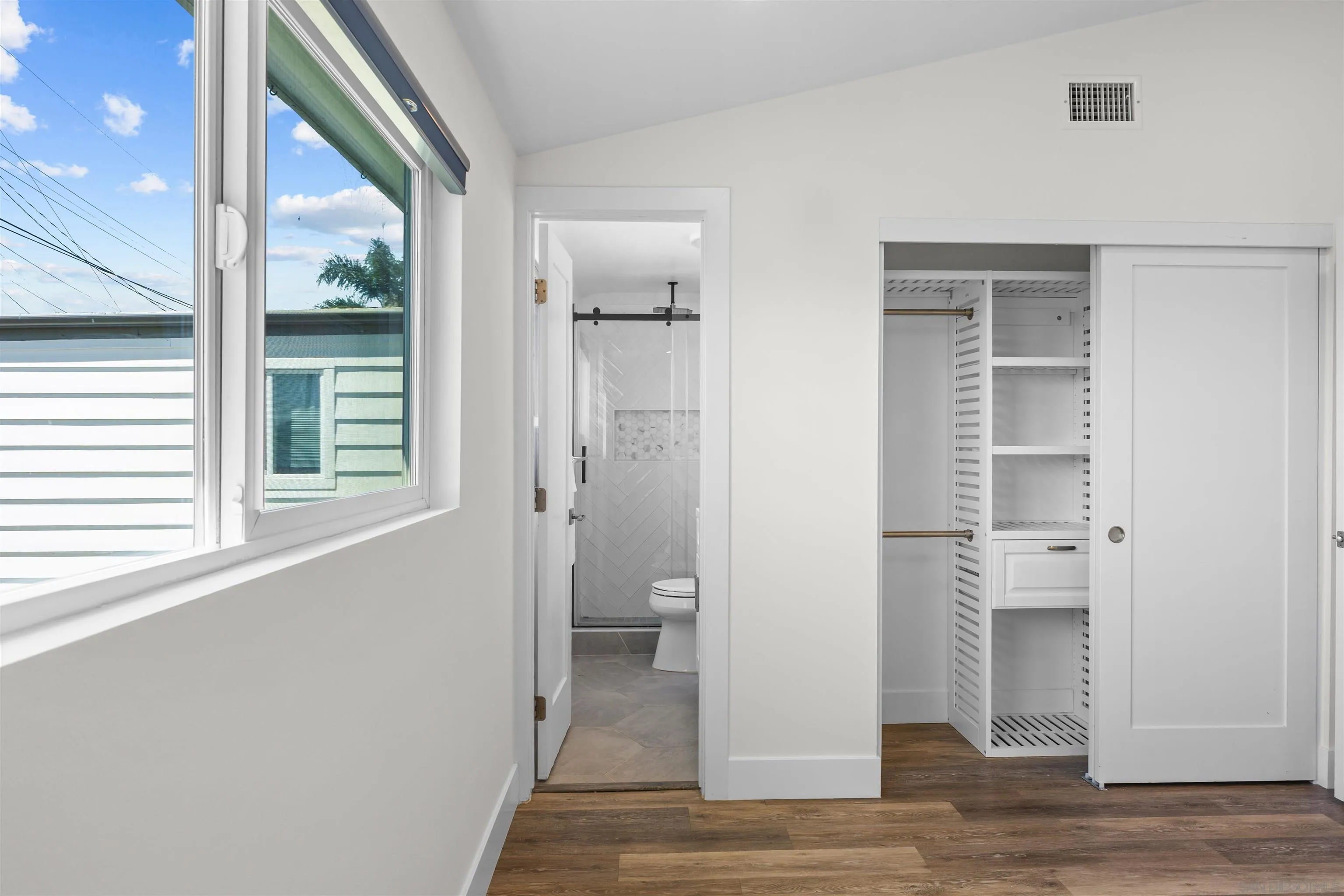 https://cdn.realtyfeed.com/cdn/127/260007688/97fb195f6112d08150275da1e9ee67a7.webp