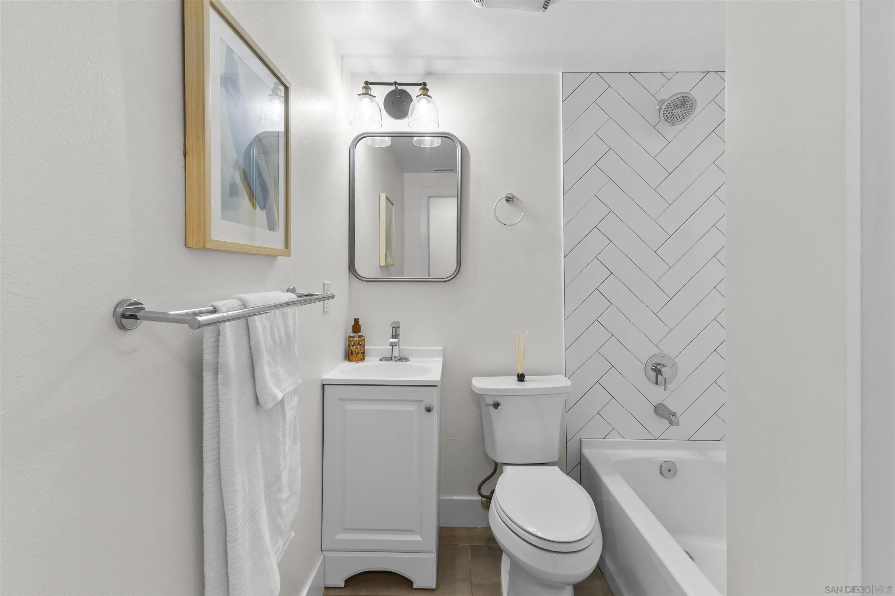 https://cdn.realtyfeed.com/cdn/127/260007688/9aa51ba2e4c117fba8bd3bfac39e4196.webp