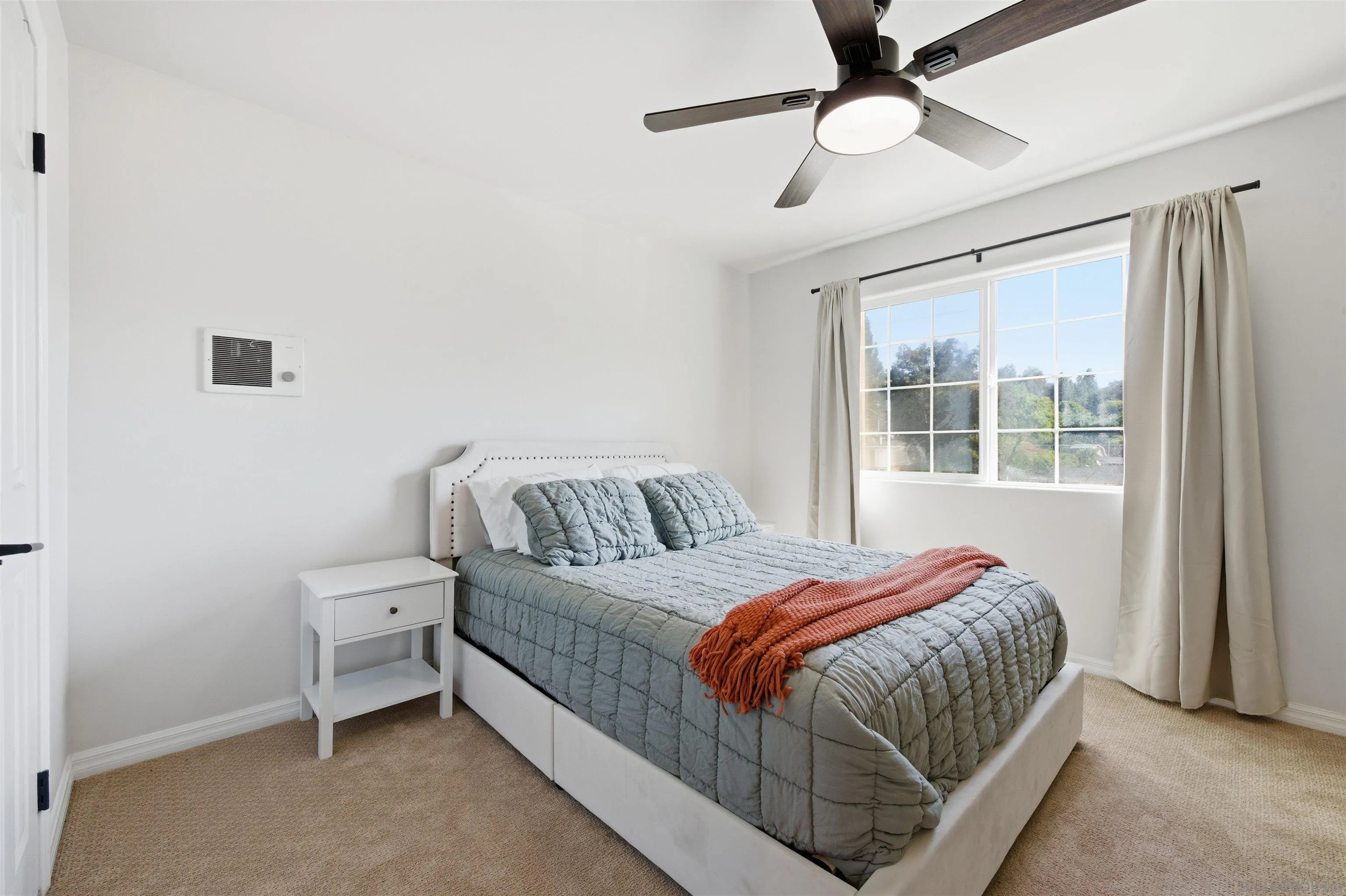 https://cdn.realtyfeed.com/cdn/127/260007697/35d1eb567e65e410f798cce0f3e7904b.webp