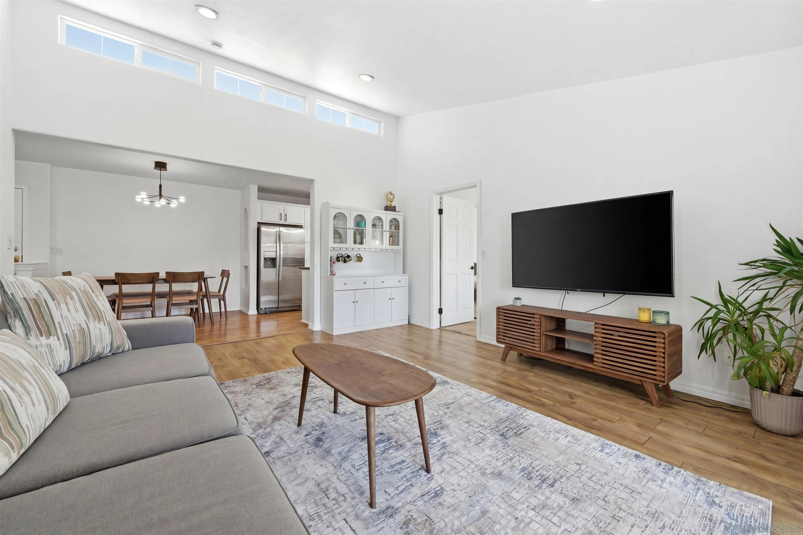 https://cdn.realtyfeed.com/cdn/127/260007697/377424f3dbbe9c039bc349ed784d827a.webp