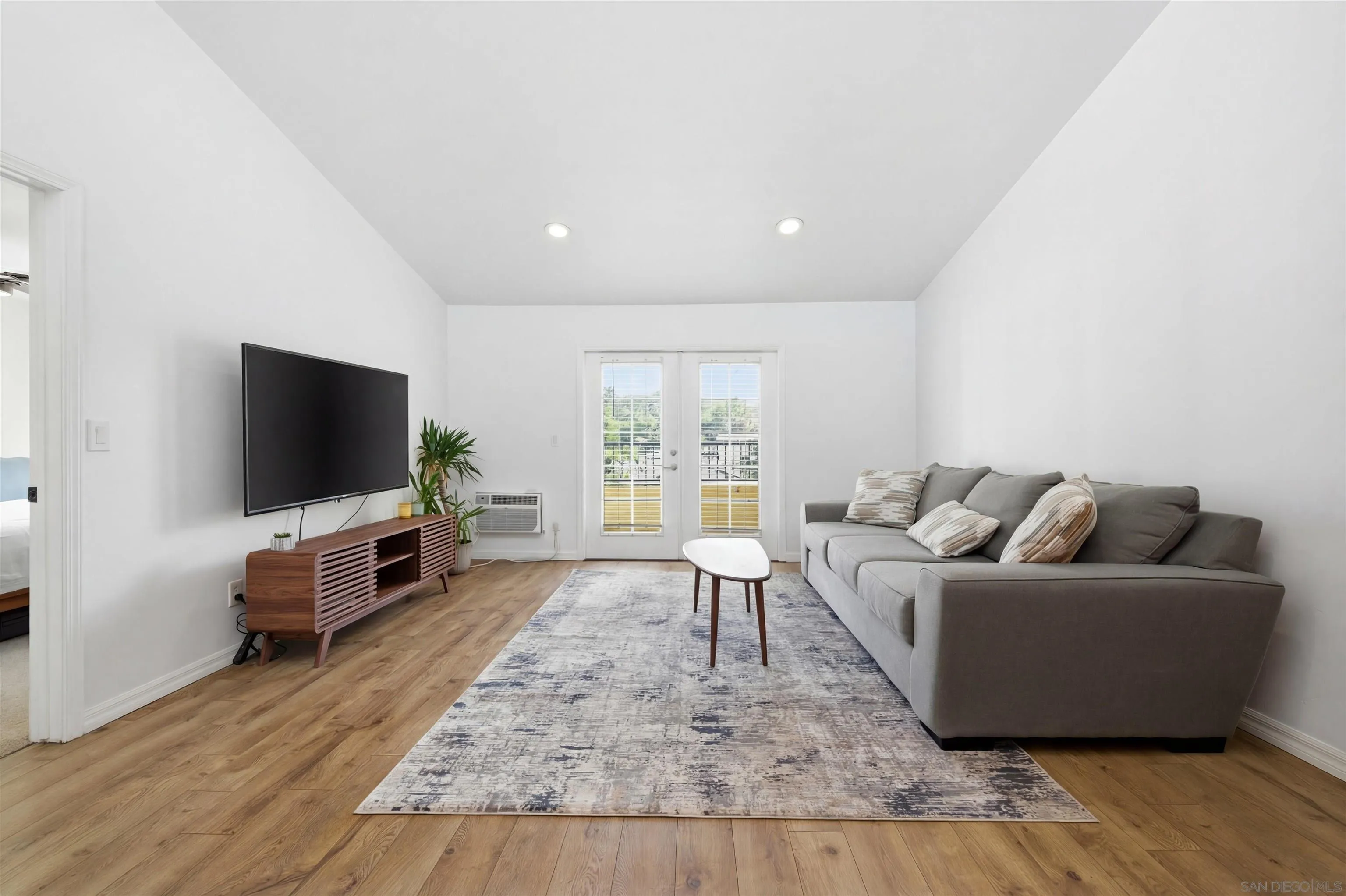 https://cdn.realtyfeed.com/cdn/127/260007697/a562eb0ef3b2270e86cc5224b6f0bfd3.webp