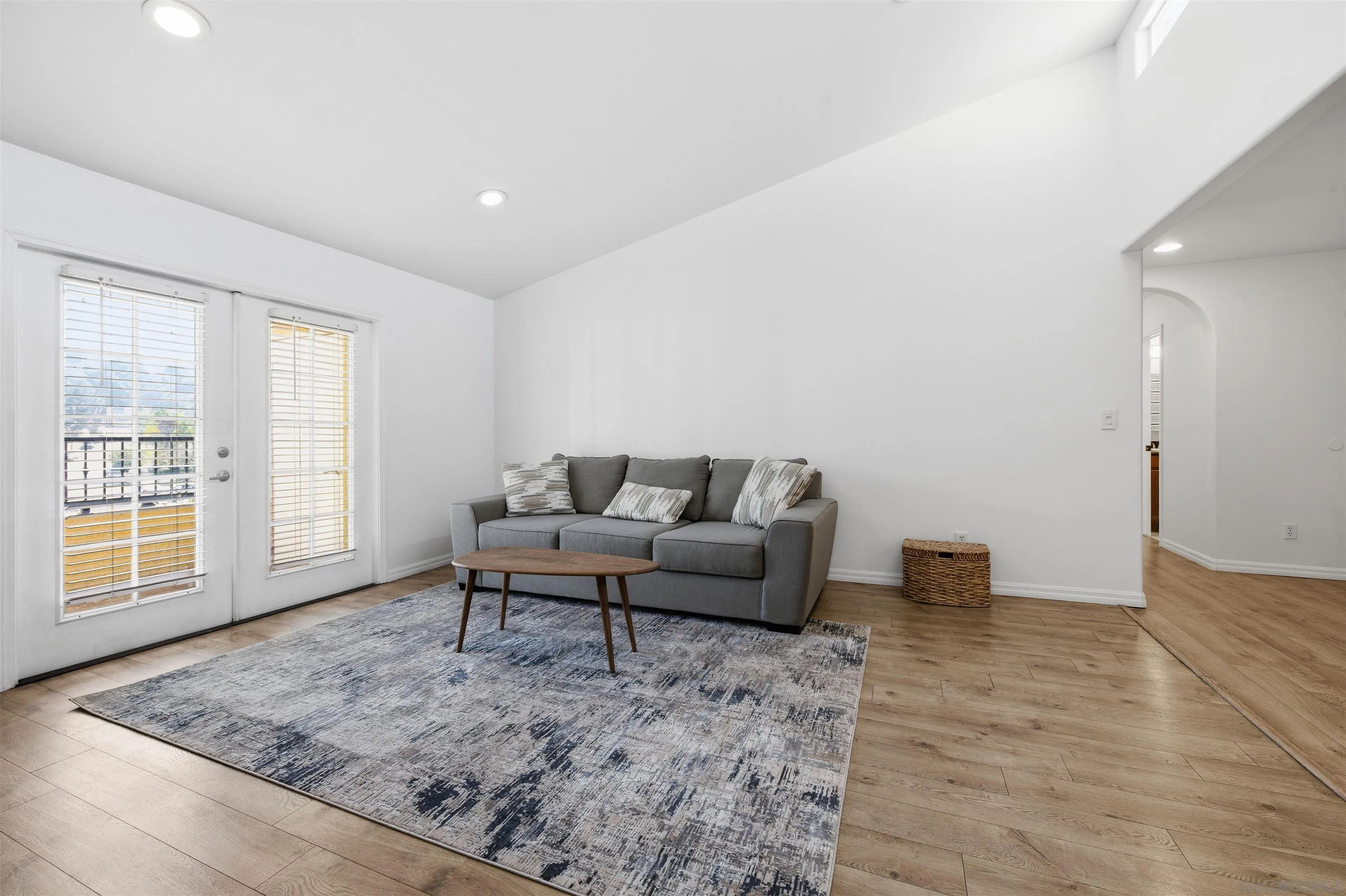 https://cdn.realtyfeed.com/cdn/127/260007697/ccd3ba430ae1a4805be8a19e7e74f004.webp