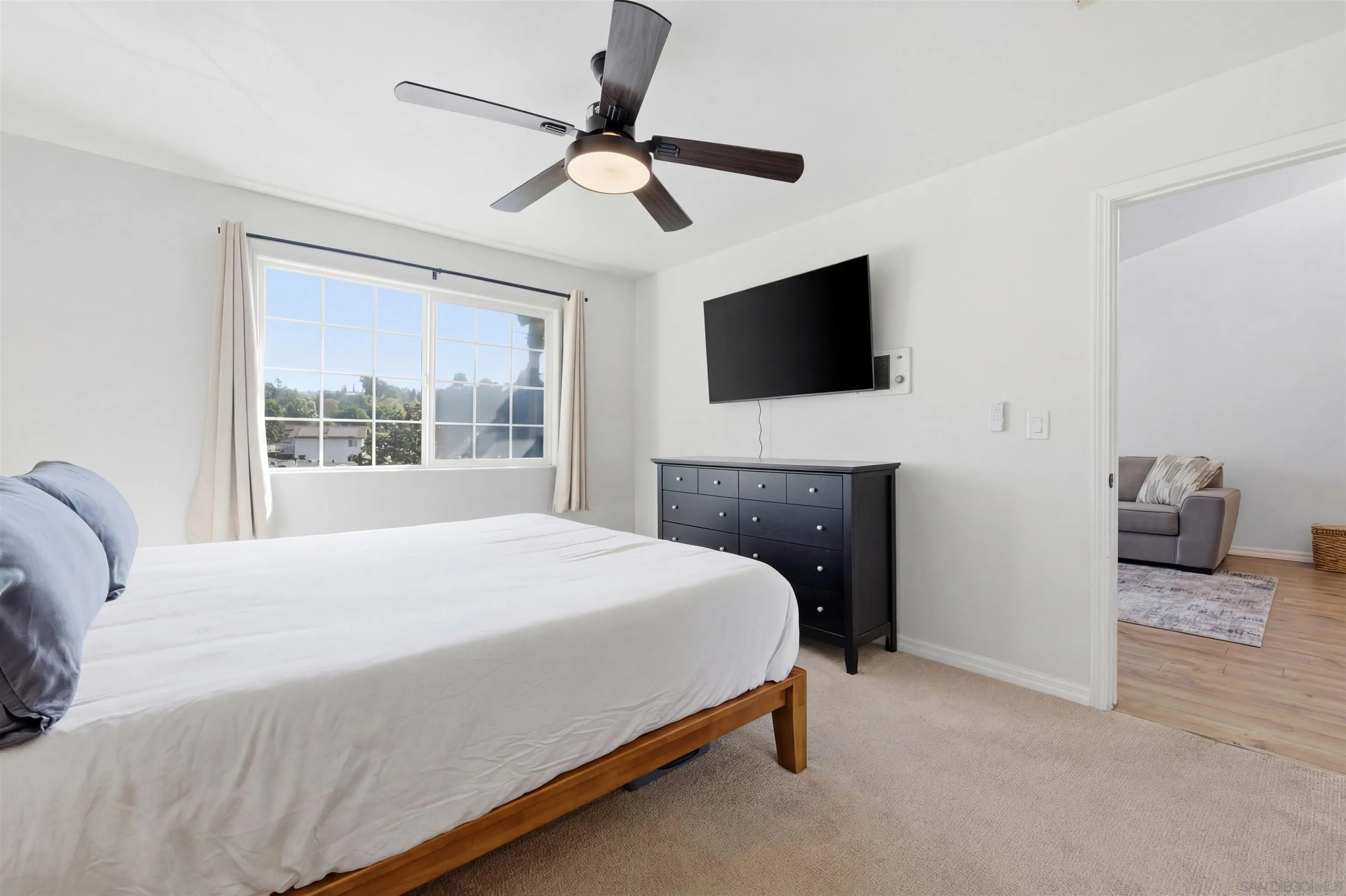 https://cdn.realtyfeed.com/cdn/127/260007697/ebde1c58104b3dd2d8435fe4b3739a12.webp