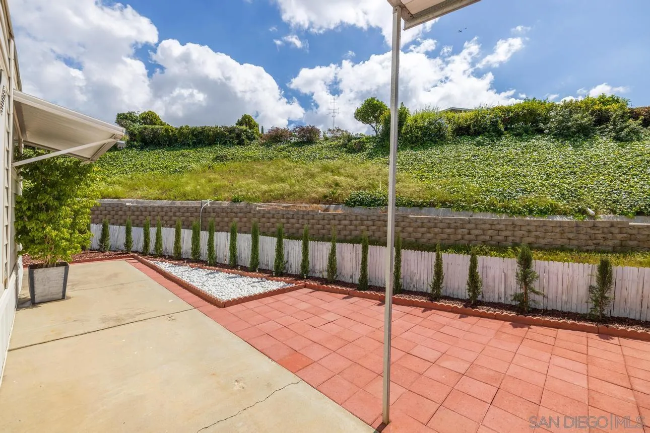 https://cdn.realtyfeed.com/cdn/127/260007698/0af47218bbbda52626bde9297b2fab4a.webp
