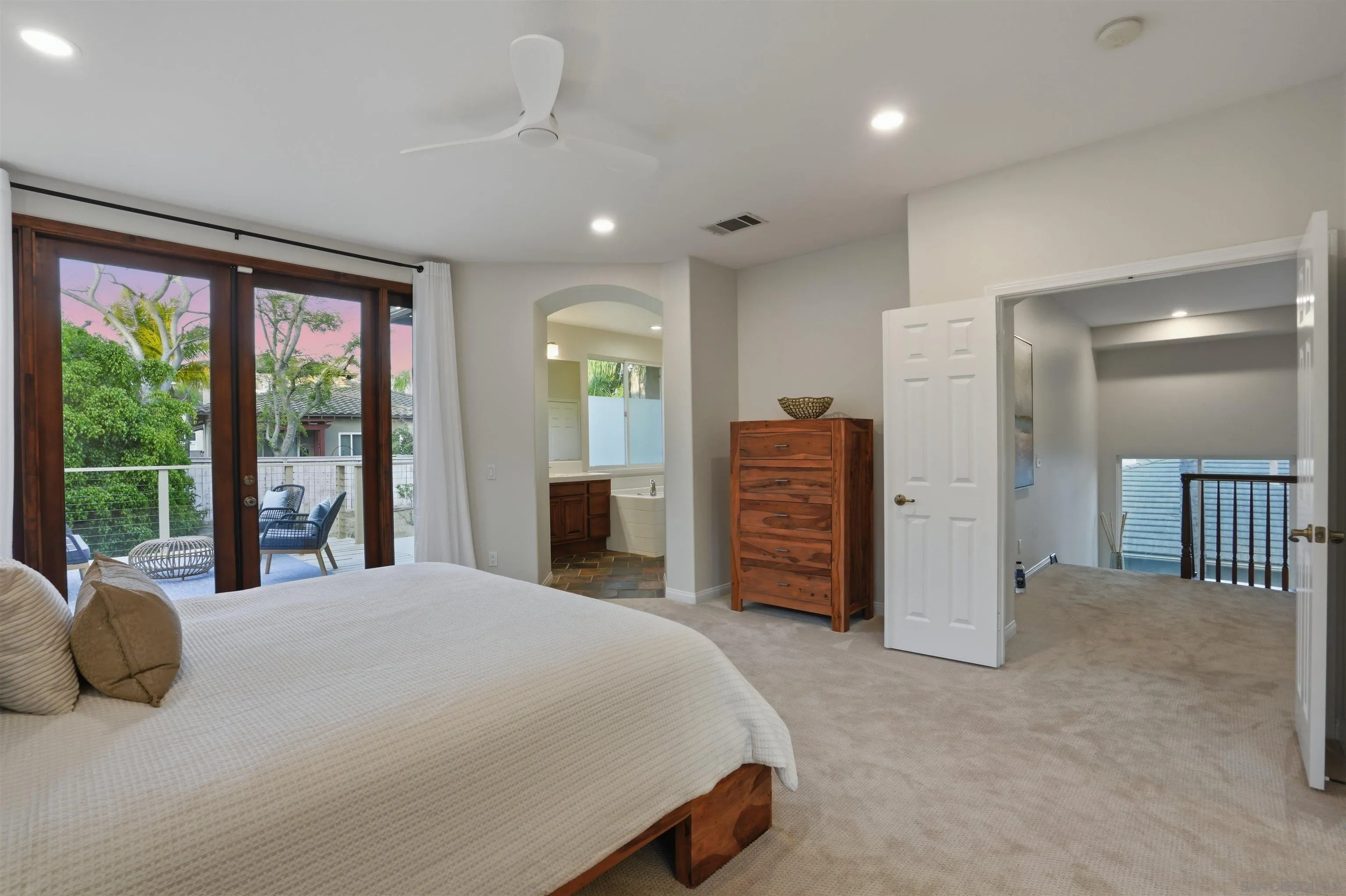 https://cdn.realtyfeed.com/cdn/127/260007703/27578f7aef2e542891c8055784c6e24e.webp