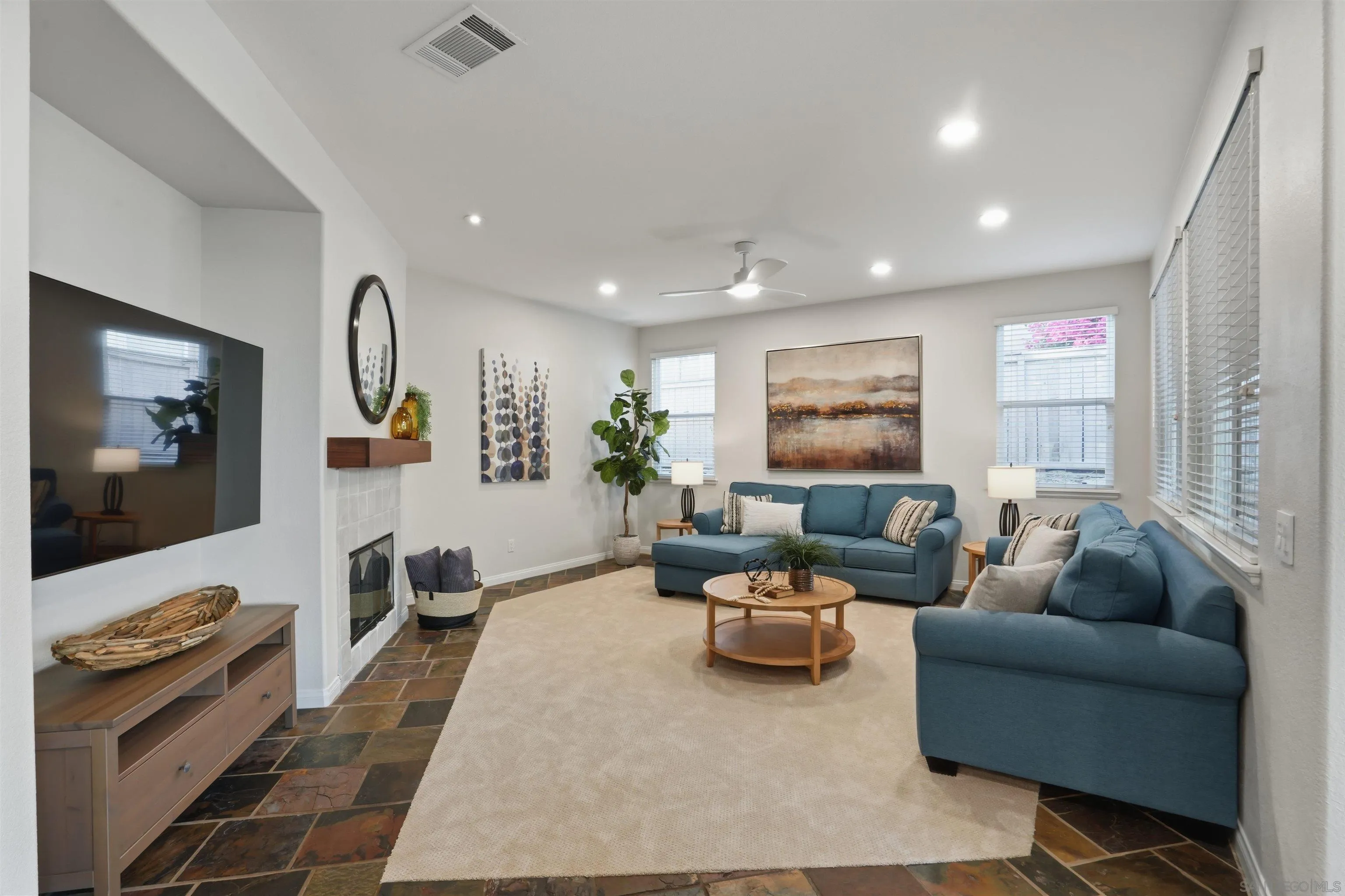 https://cdn.realtyfeed.com/cdn/127/260007703/4bf60812ac2c5d6dfcc1f4582fca6035.webp
