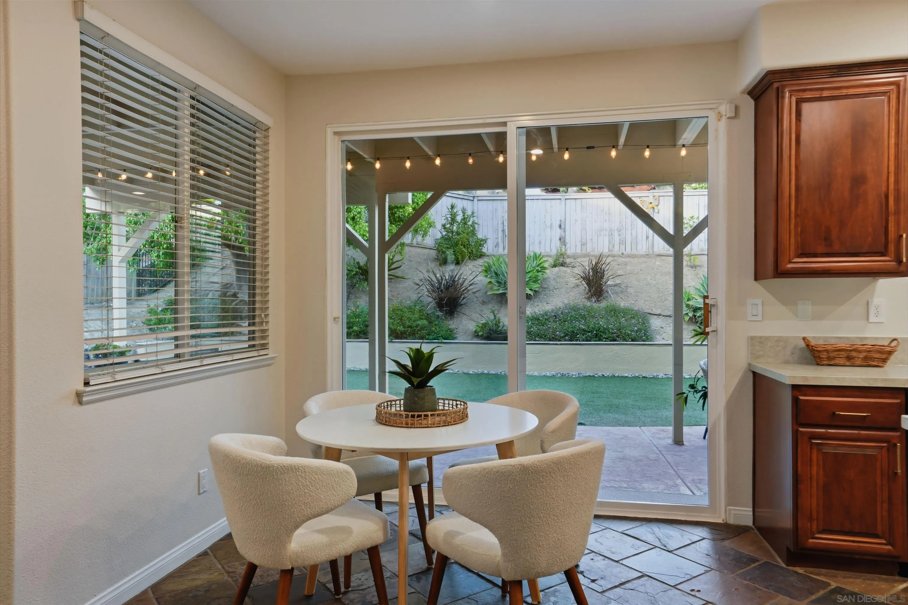 https://cdn.realtyfeed.com/cdn/127/260007703/c84711d847a82a423703b34601ee3f90.webp