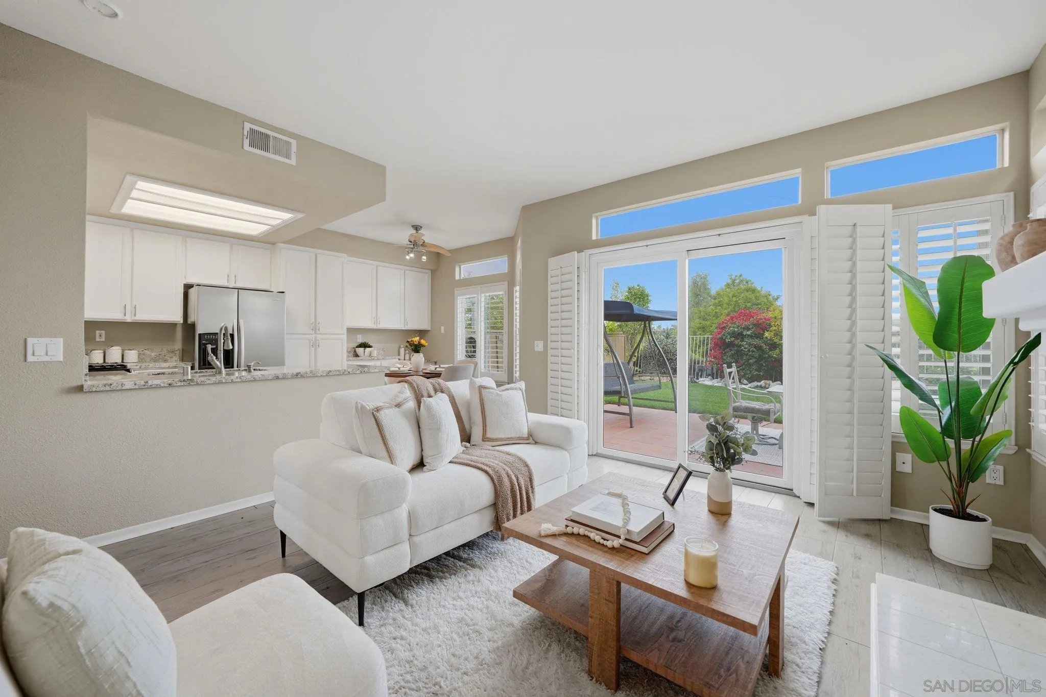 https://cdn.realtyfeed.com/cdn/127/260007704/1fc16c91d55021e49dc0b036a2e3c520.webp