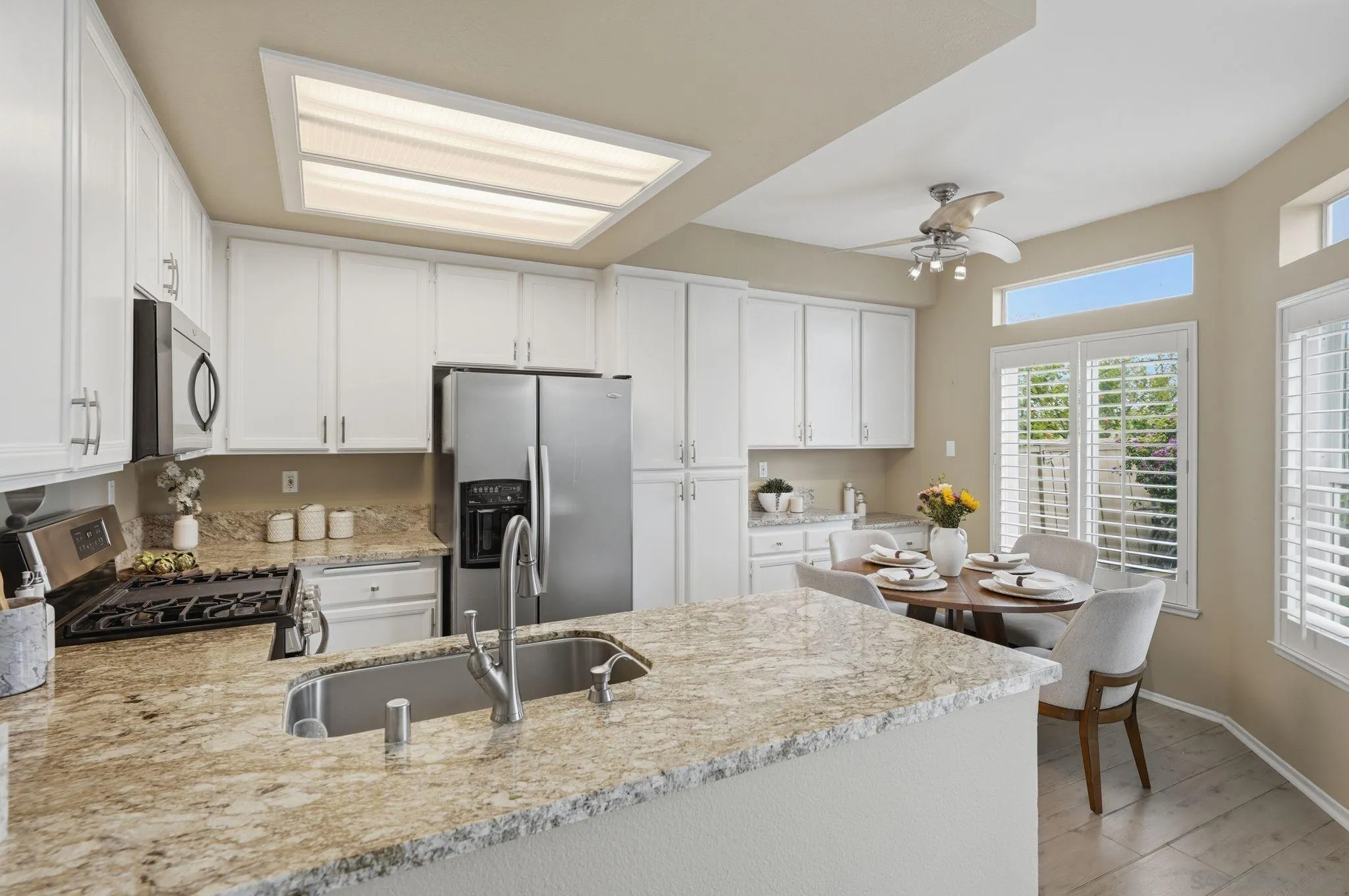 https://cdn.realtyfeed.com/cdn/127/260007704/2e627b67cd58629aa78044cbd1d4c132.webp