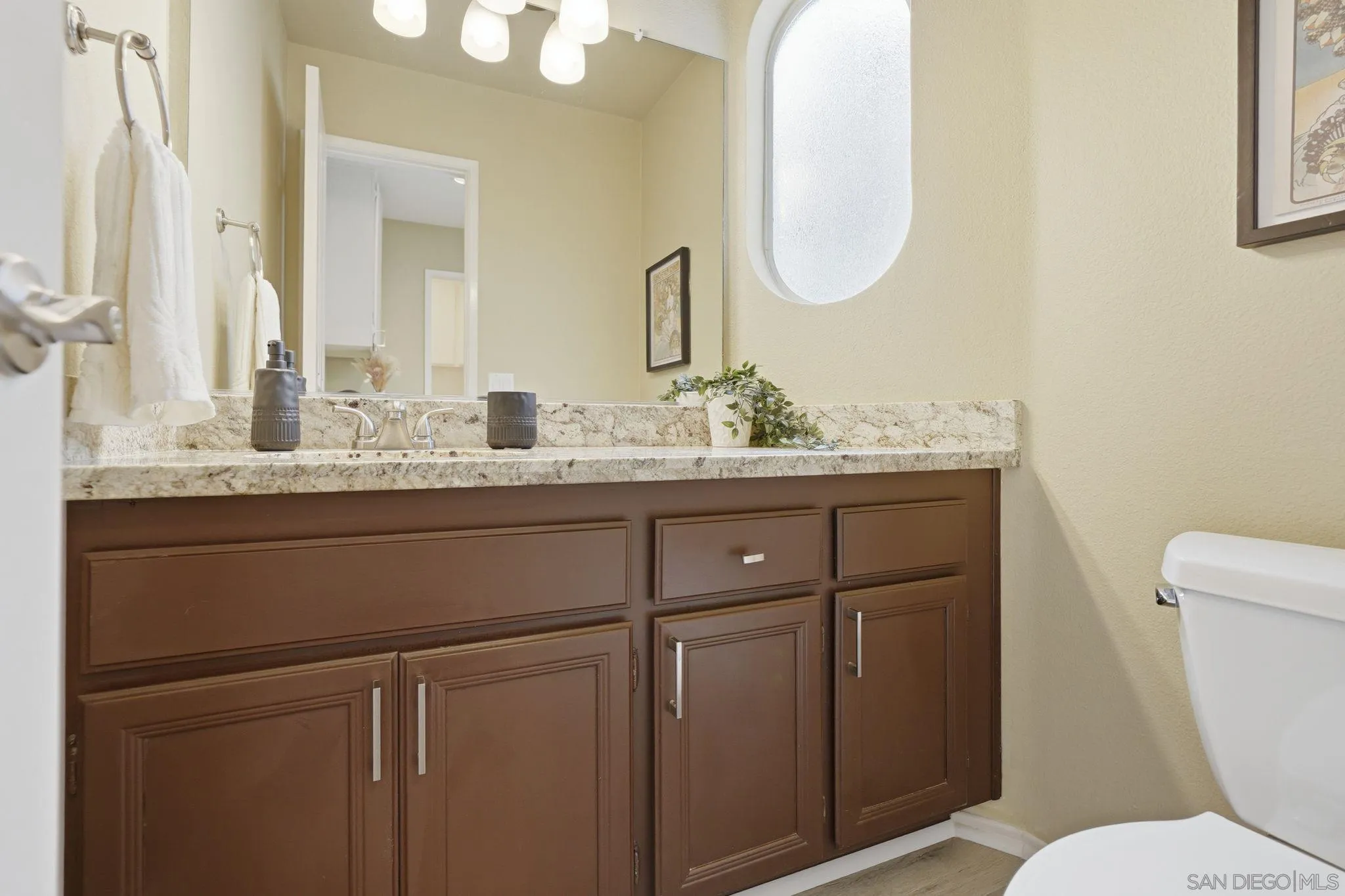 https://cdn.realtyfeed.com/cdn/127/260007704/37aaf722fe83aa2f73bd891f4e8009a9.webp