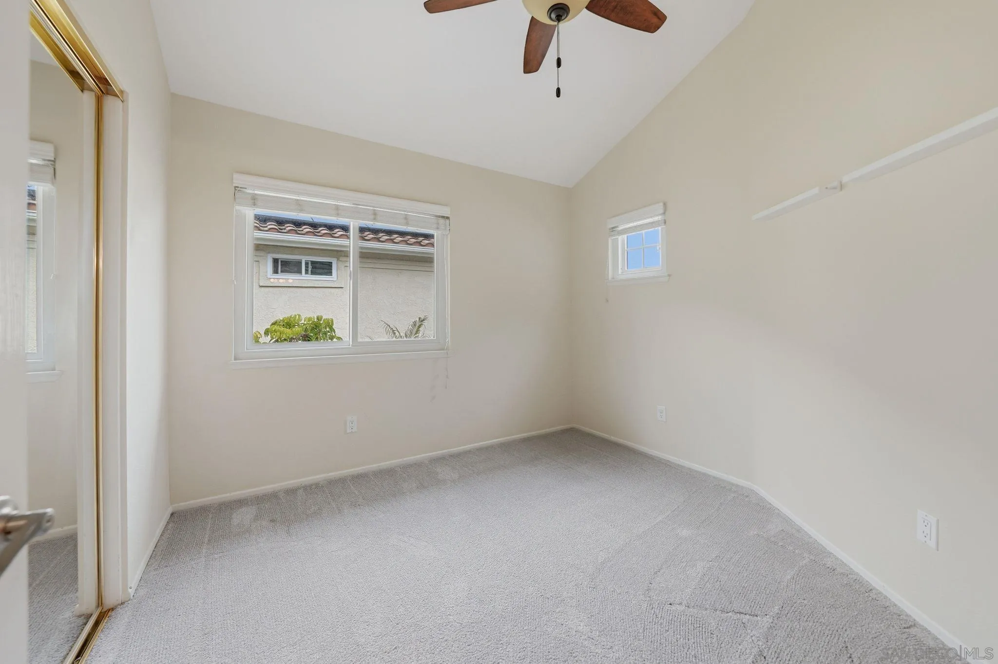 https://cdn.realtyfeed.com/cdn/127/260007704/cf422ffd51558fc7f91aba4bb2af42e3.webp