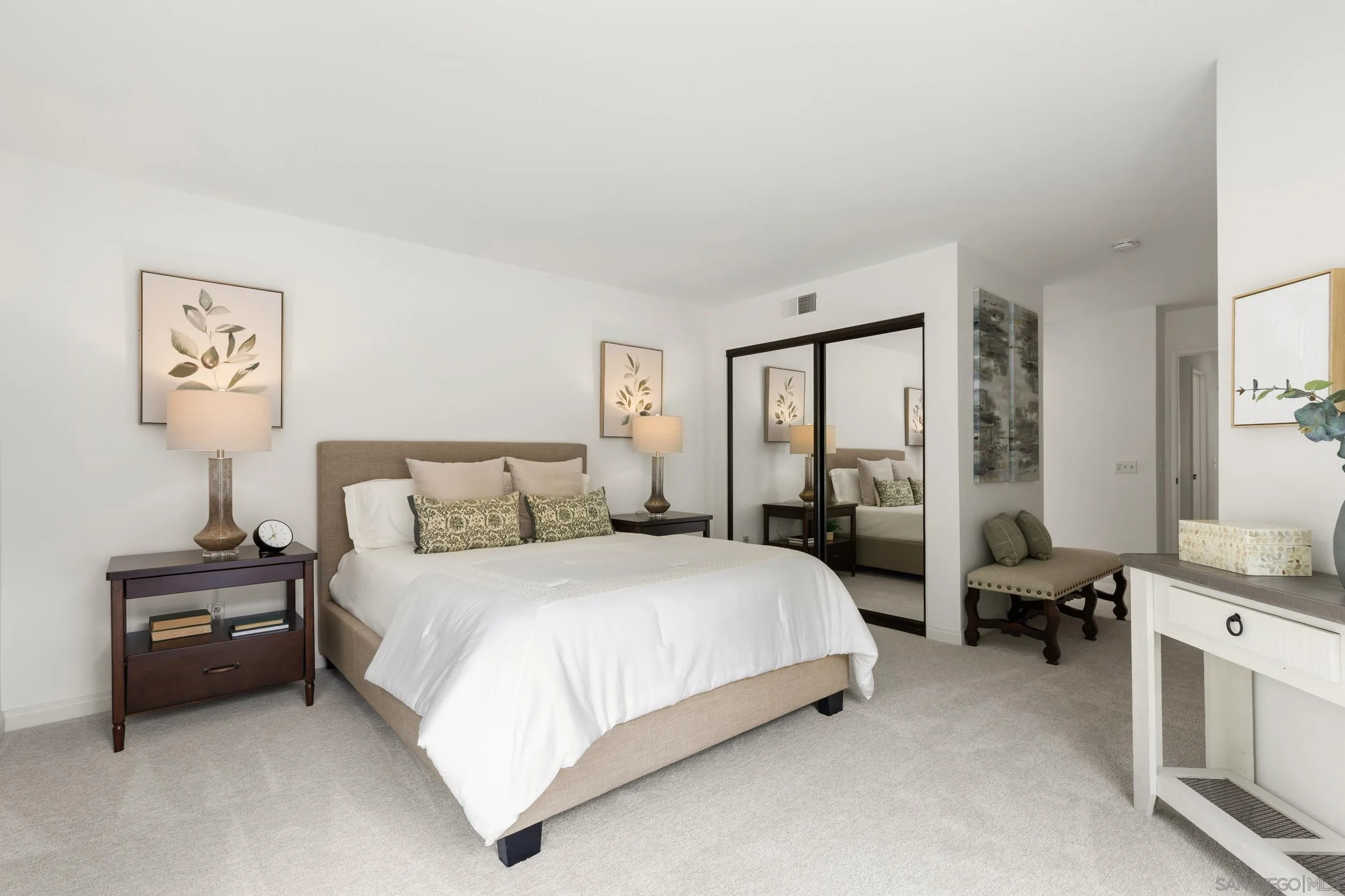 https://cdn.realtyfeed.com/cdn/127/260007709/346dde47280a4d267ce1e578125d3106.webp