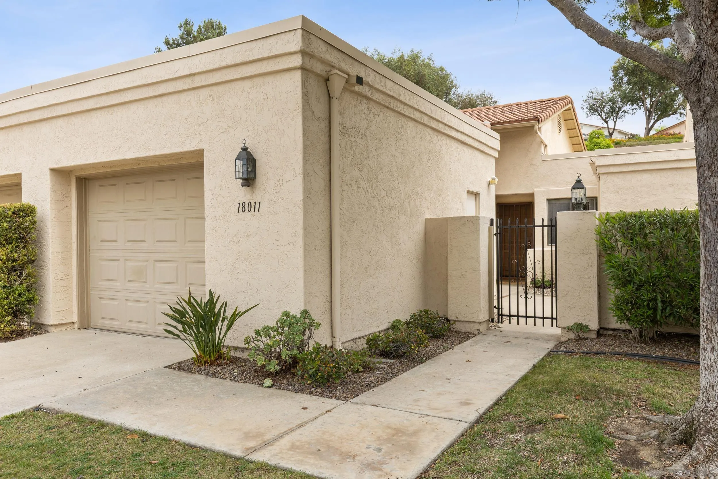 18011 Avenida Alozdra, San Diego, CA, 92128