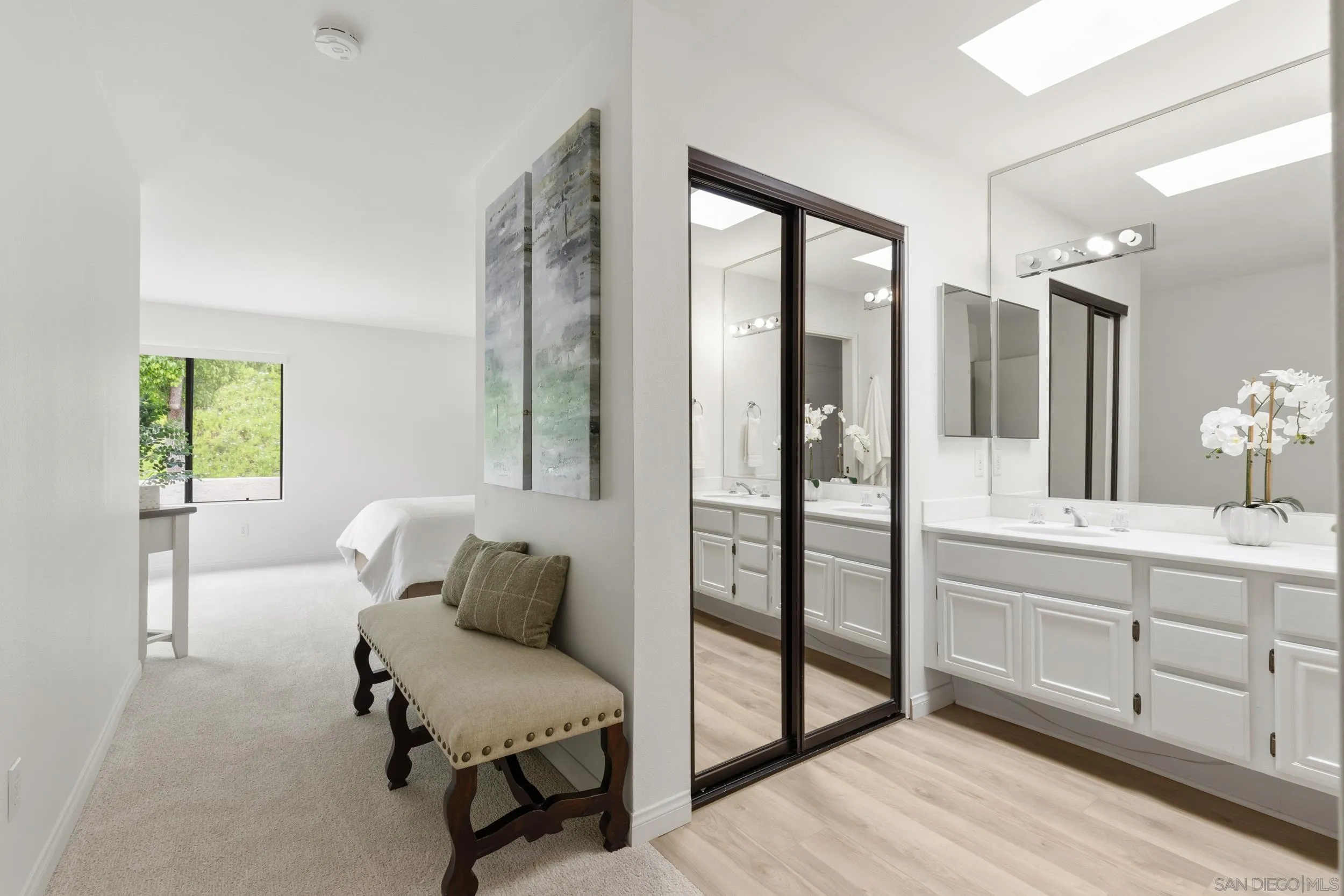 https://cdn.realtyfeed.com/cdn/127/260007709/f102df776eaed9e851adeefa2983dbd1.webp