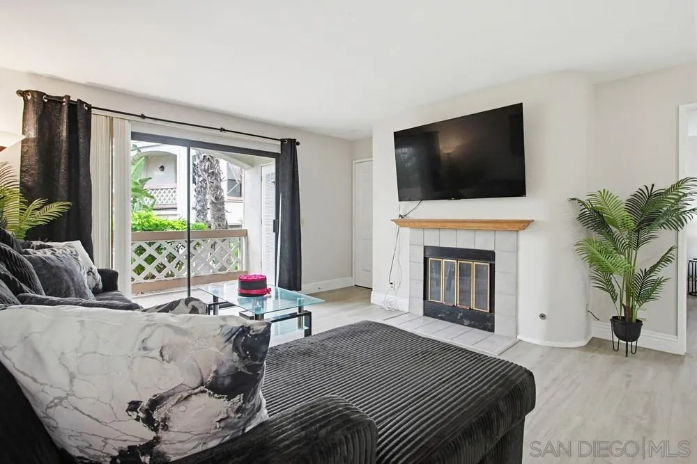 9418 Twin Trails Dr Unit 102, San Diego, CA 92129 - Photo 3 of 33, San Diego, CA