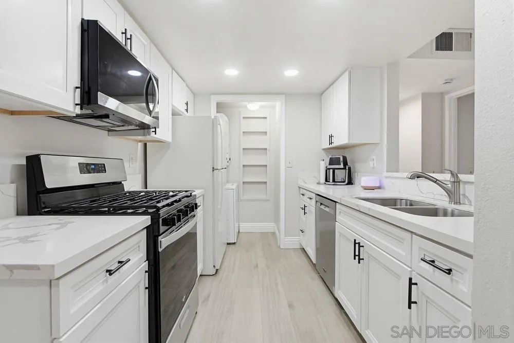 https://cdn.realtyfeed.com/cdn/127/260007711/6b6fde6ff17530eeb7102abd792c4918.webp