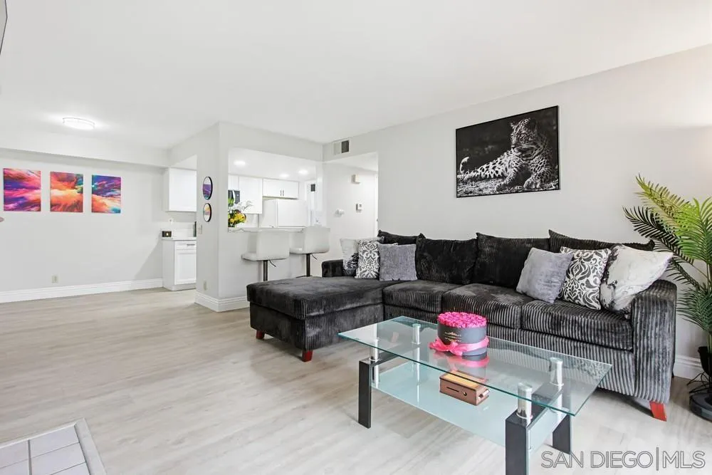 https://cdn.realtyfeed.com/cdn/127/260007711/7c464398f9acd40c42e18c575a823a96.webp