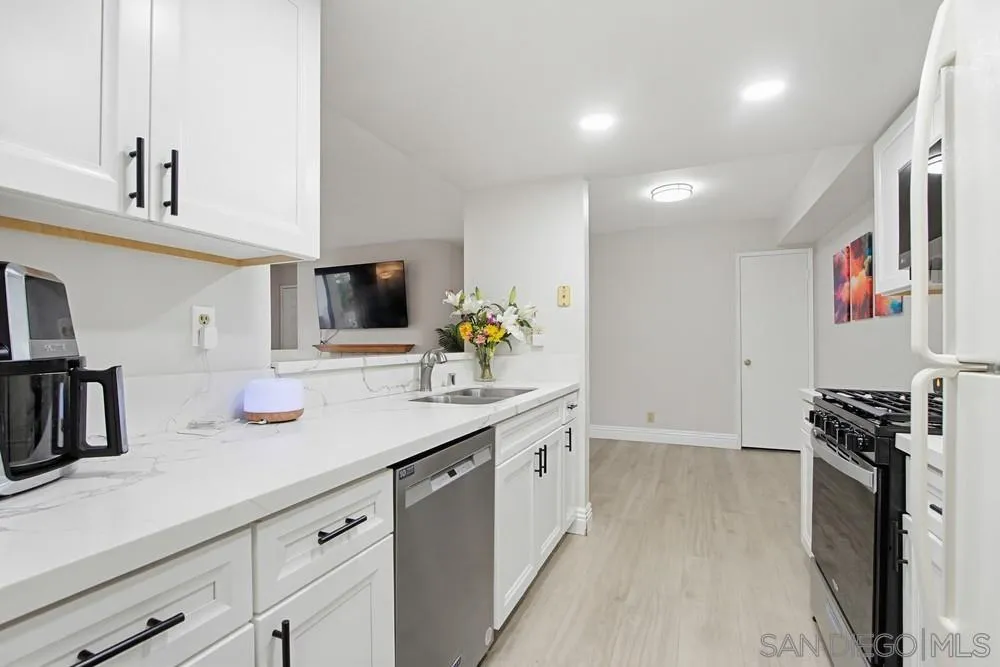 https://cdn.realtyfeed.com/cdn/127/260007711/8c7b78fc971b31893669f32d1bbe660b.webp