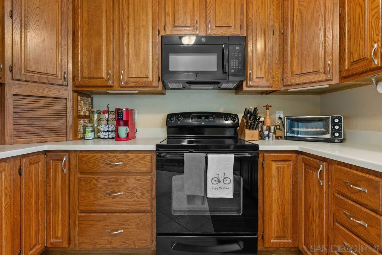 Photo #17: 260007713 Listing: Photo #17