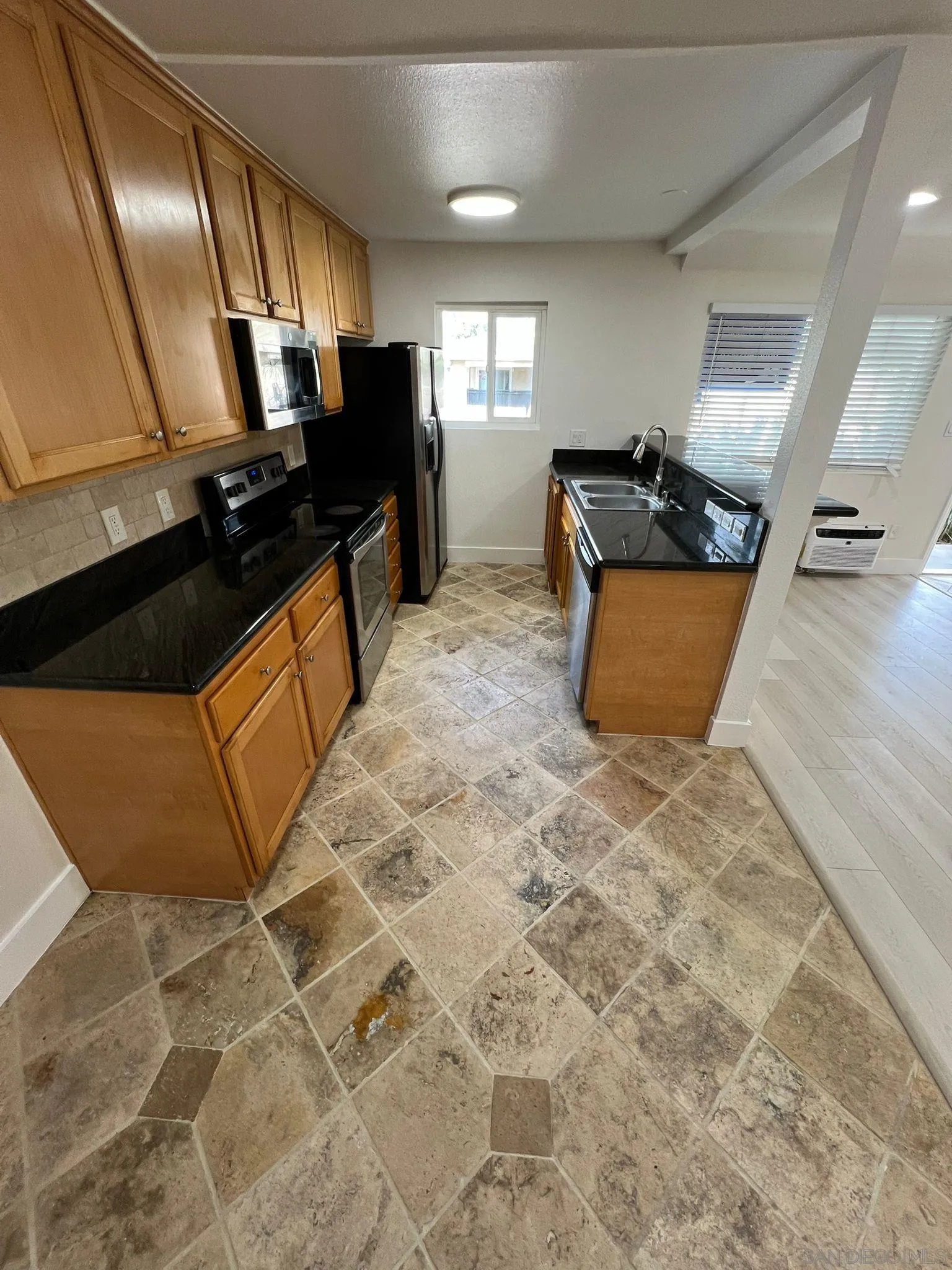 https://cdn.realtyfeed.com/cdn/127/260007720/080f6d02d759041de442e2e503130adf.webp
