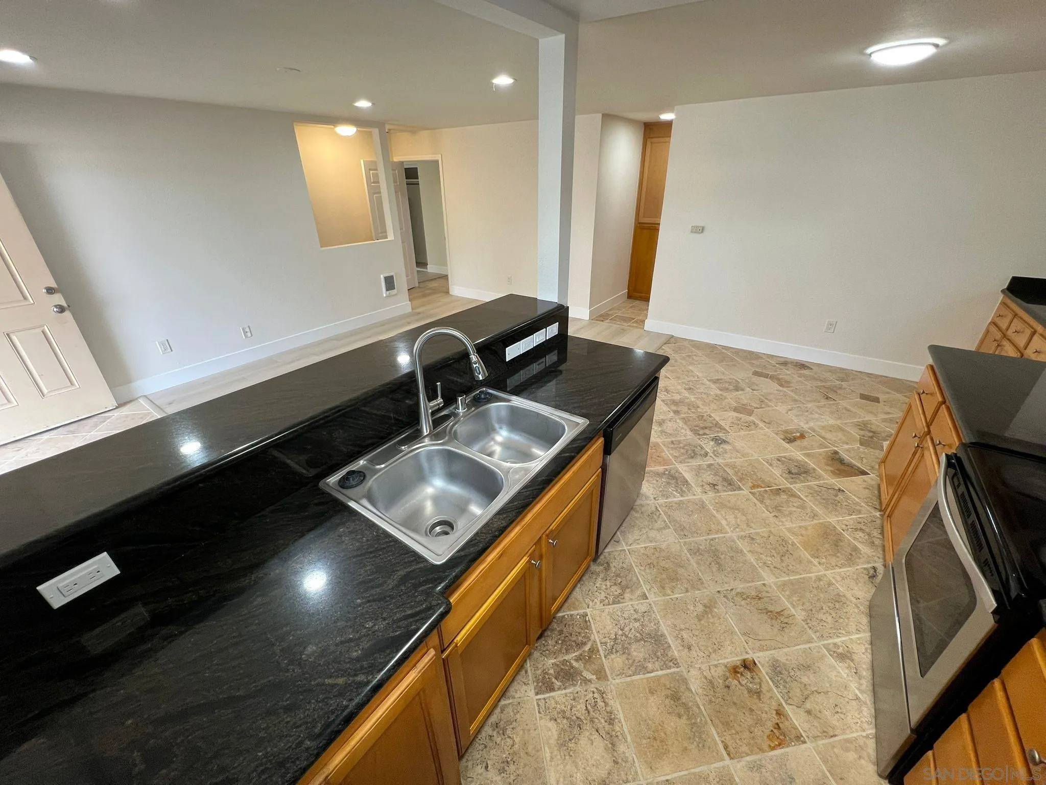 https://cdn.realtyfeed.com/cdn/127/260007720/5c4c9e252b1a955028eb1c537378ee14.webp