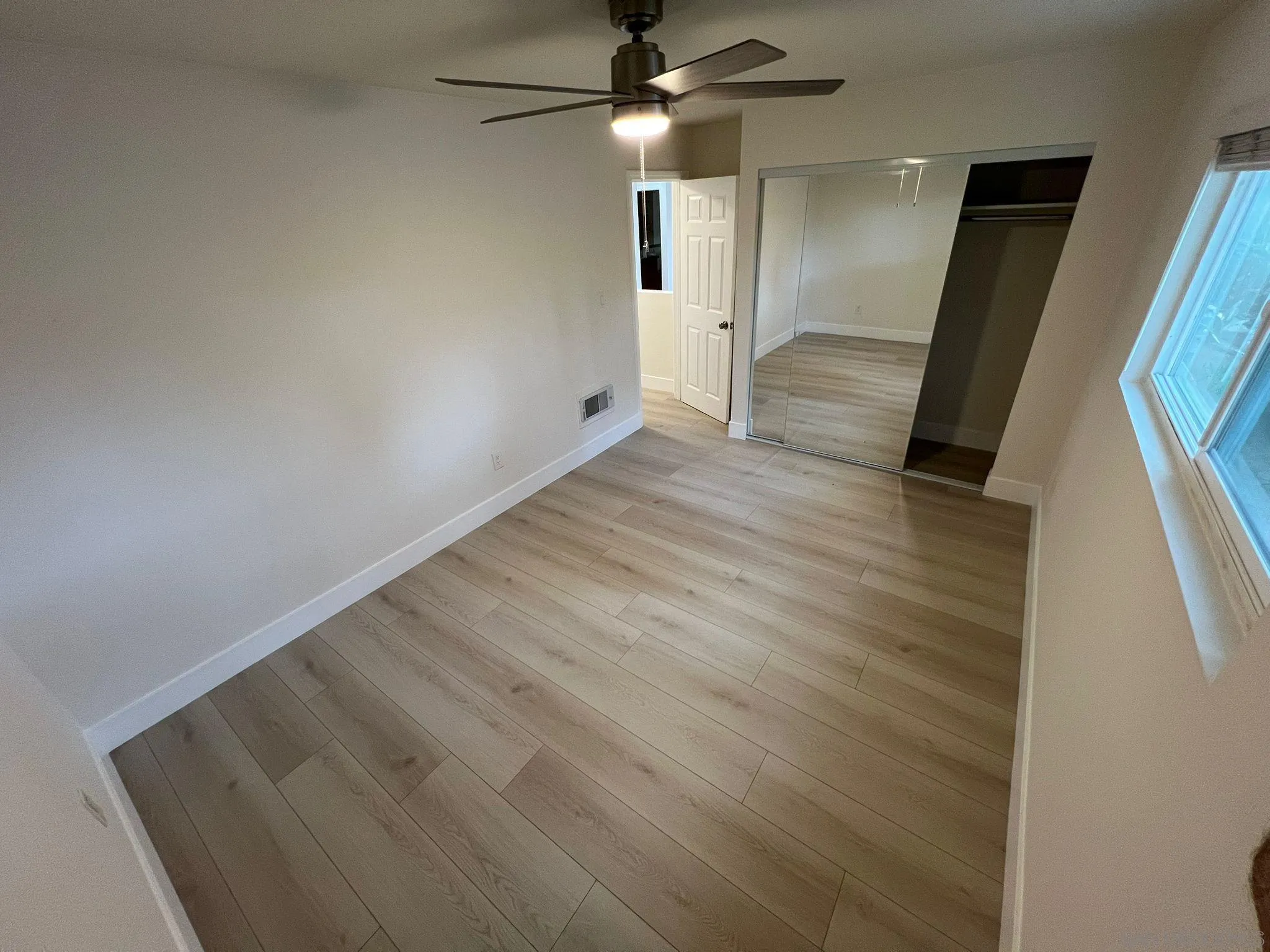 https://cdn.realtyfeed.com/cdn/127/260007720/a494bdeb17ed168f19792e3d8950354b.webp