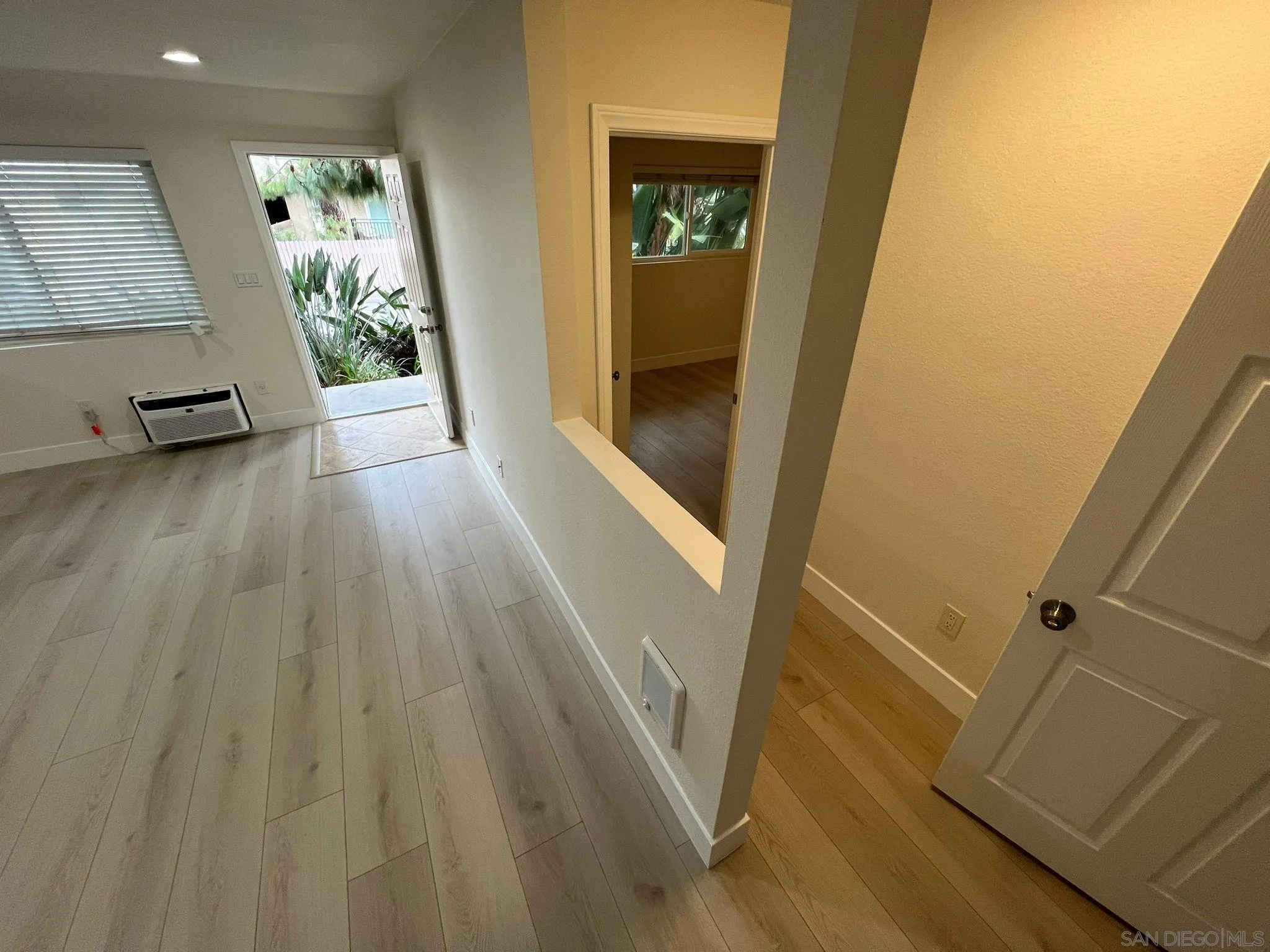 https://cdn.realtyfeed.com/cdn/127/260007720/e241c7e3767646b8f2d6b337f4b9240a.webp