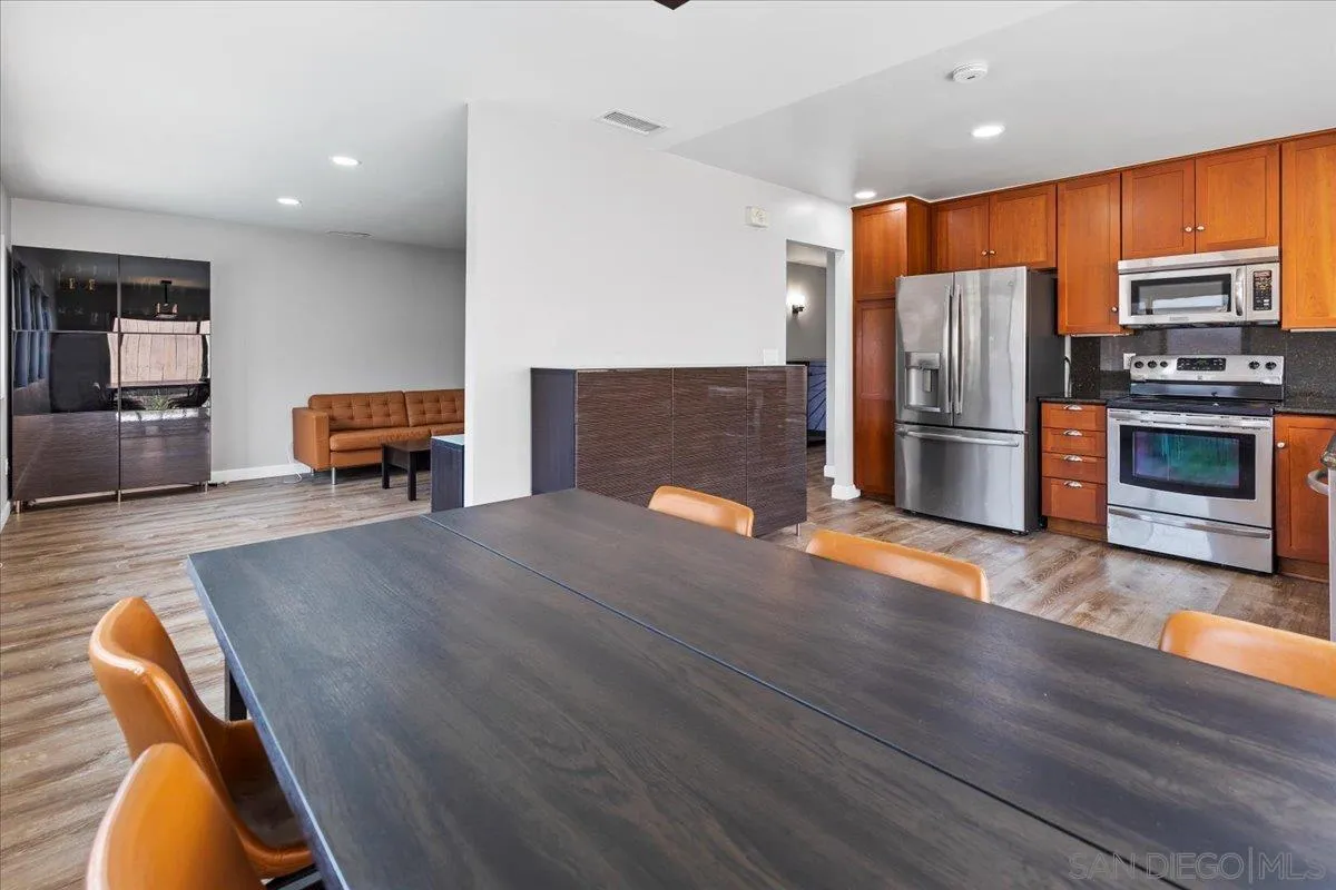 https://cdn.realtyfeed.com/cdn/127/260007721/66a79a7989d0357398fb49801f0f425a.webp
