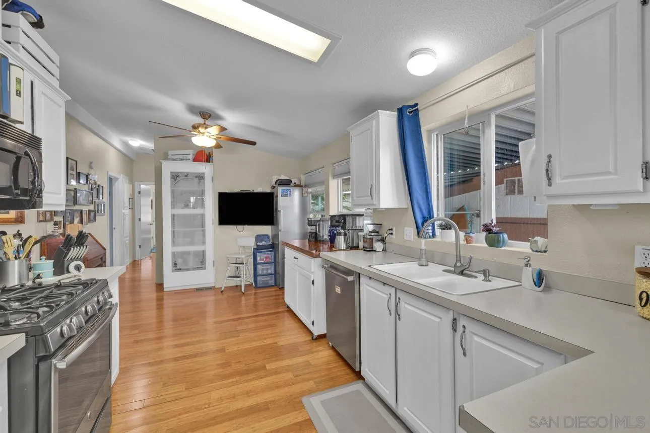 https://cdn.realtyfeed.com/cdn/127/260007723/2c9a82827916df5eee22607641c98f3a.webp