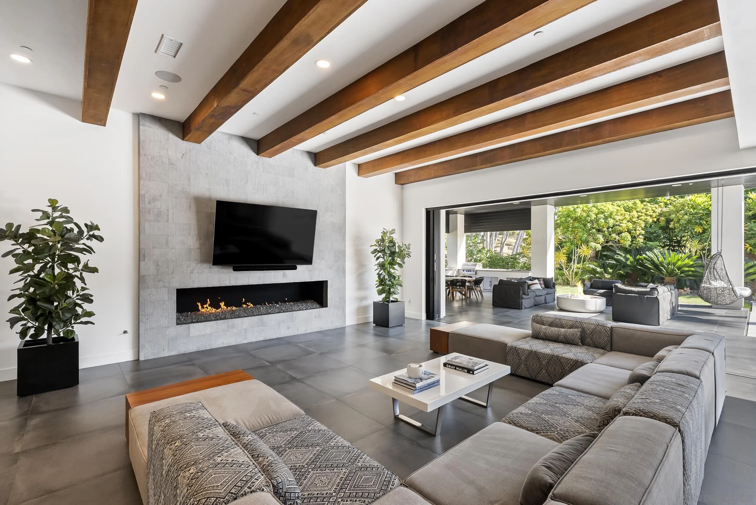 https://cdn.realtyfeed.com/cdn/127/260007726/61c5d03e845d93454aa445f8a8290f80.webp