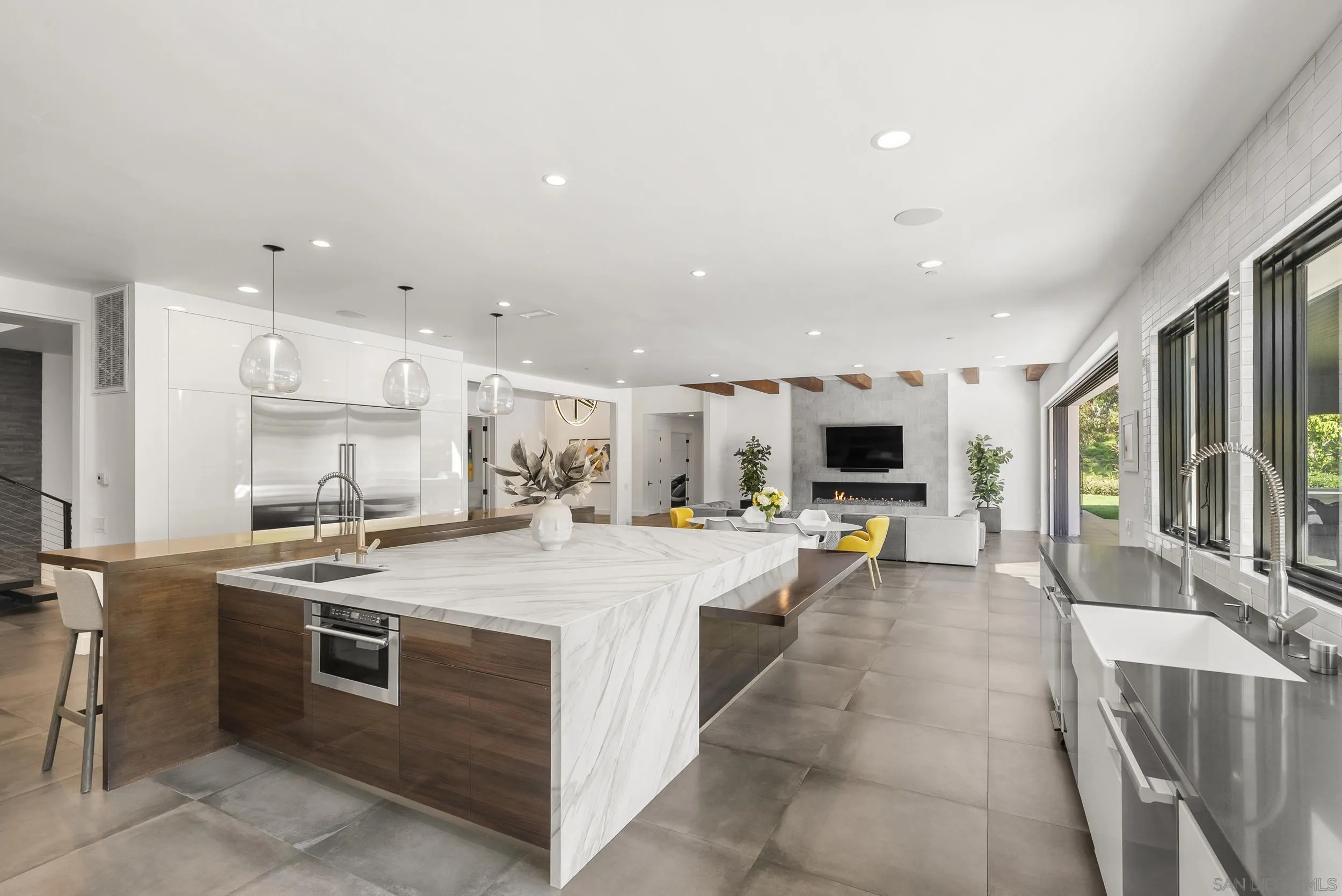 https://cdn.realtyfeed.com/cdn/127/260007726/98757901eeabca9df3dd3246780a2b20.webp