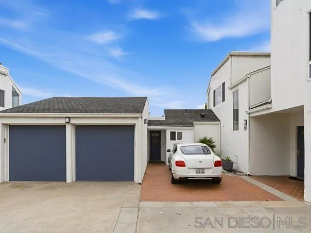 https://cdn.realtyfeed.com/cdn/127/260007729/7cfbddf476607b9fb4c7ac19853be7b2.webp