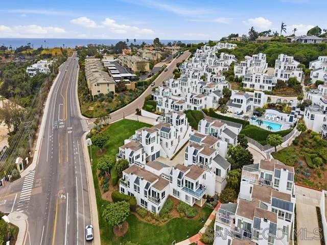 https://cdn.realtyfeed.com/cdn/127/260007729/aa809a571dcd69b6f33419023f3a06ad.webp
