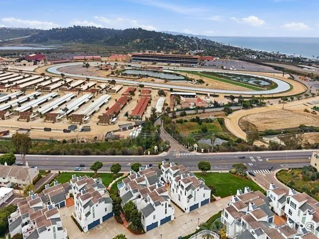 https://cdn.realtyfeed.com/cdn/127/260007729/ad80d229e85bdae63bc5bb89c2d41e6f.webp