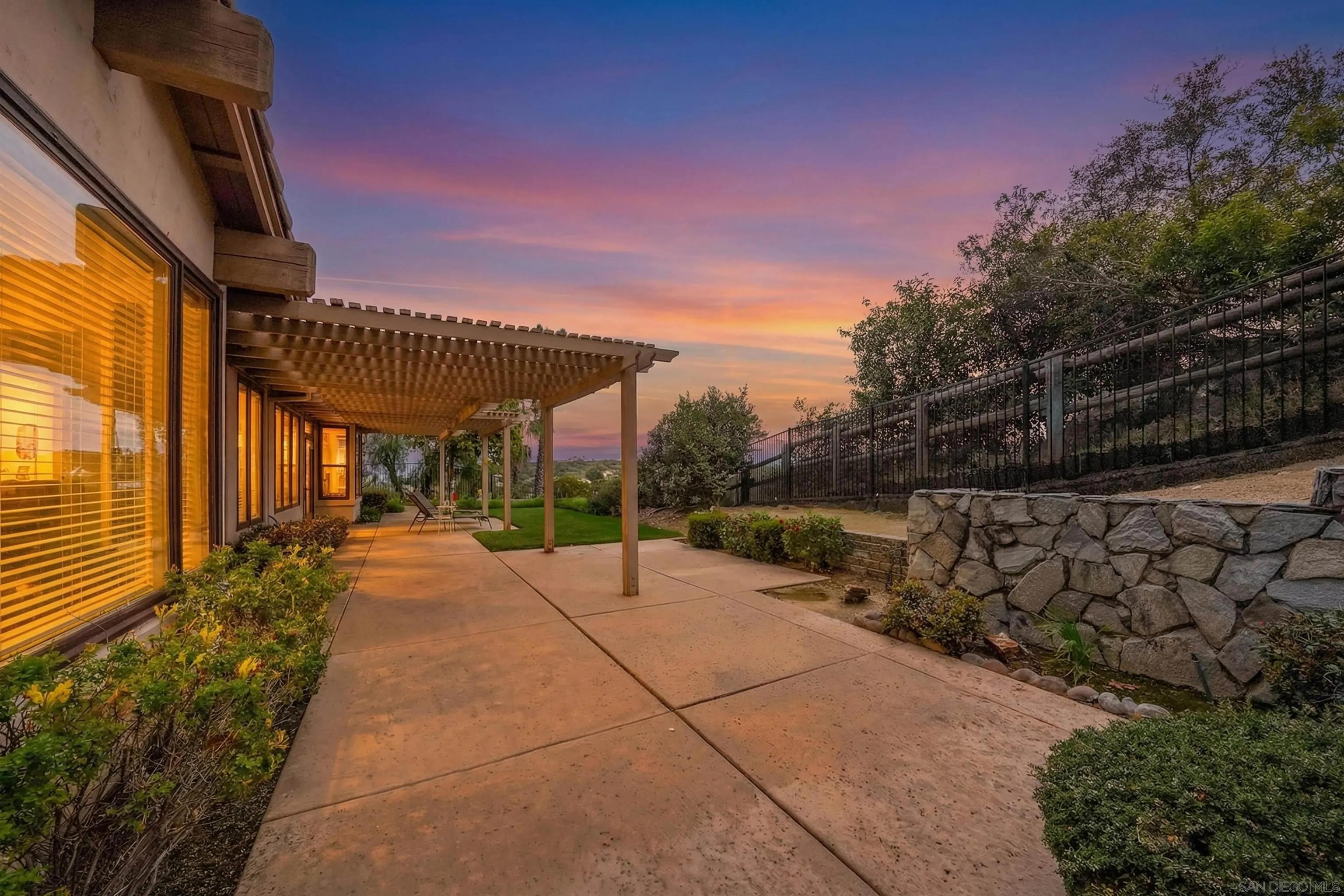 https://cdn.realtyfeed.com/cdn/127/260007736/1130b8a9e740ae4b0e455ae3b8682d44.webp