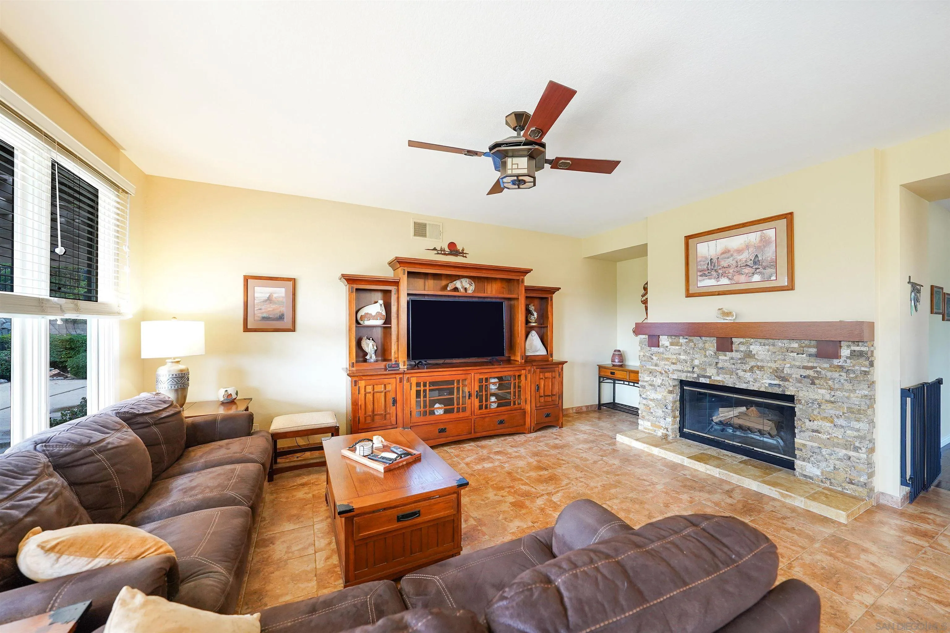 https://cdn.realtyfeed.com/cdn/127/260007736/2f2785adb3ca8128ba852f3b34a4476a.webp