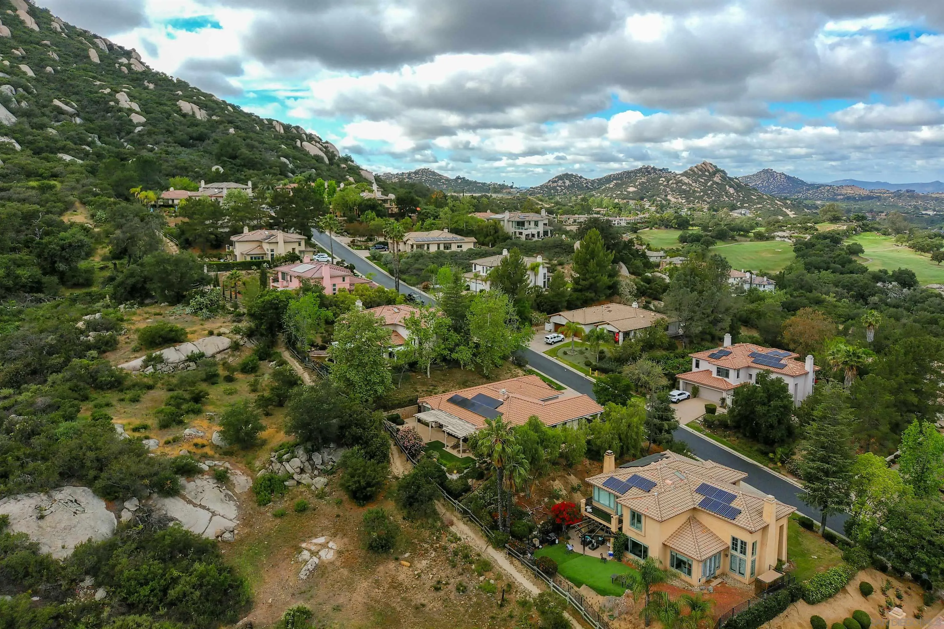https://cdn.realtyfeed.com/cdn/127/260007736/6f7a314ab7b6cb9e006cce0321bd9d79.webp