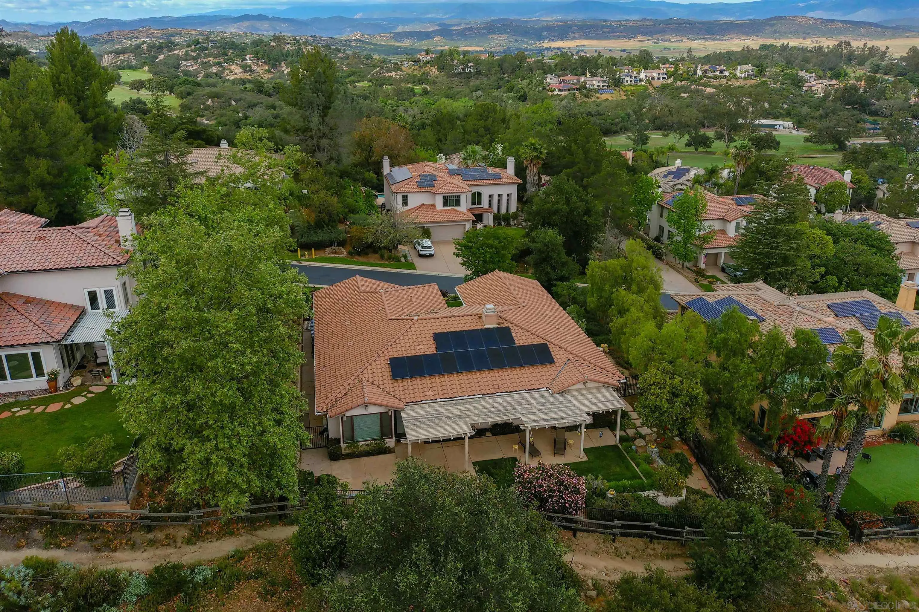 https://cdn.realtyfeed.com/cdn/127/260007736/975d2be90d1e4c46056ea66fb91c1773.webp