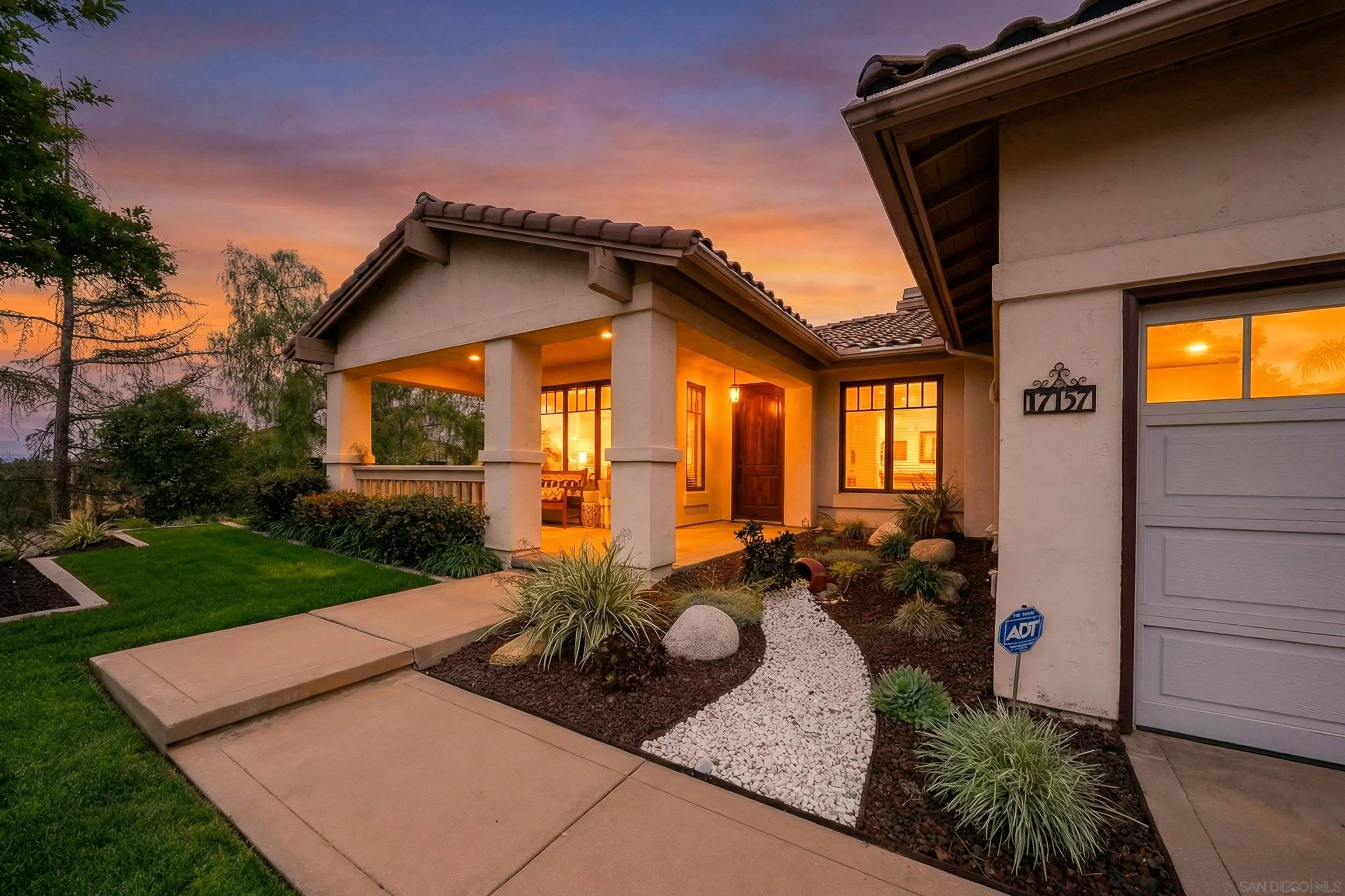 https://cdn.realtyfeed.com/cdn/127/260007736/aaa0f84e8887dac46d6ccc211aac6997.webp