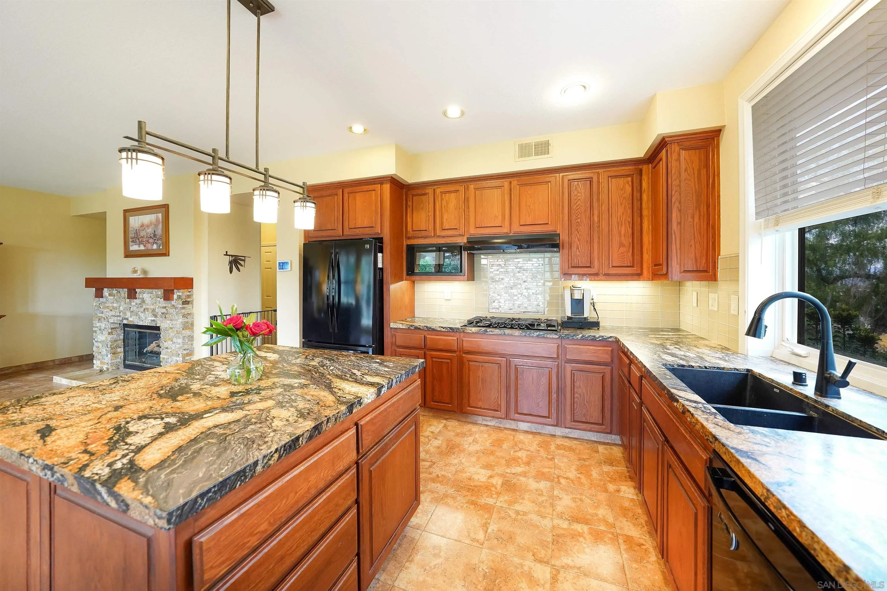 https://cdn.realtyfeed.com/cdn/127/260007736/f22abab247735d7c1d426282c29bf635.webp