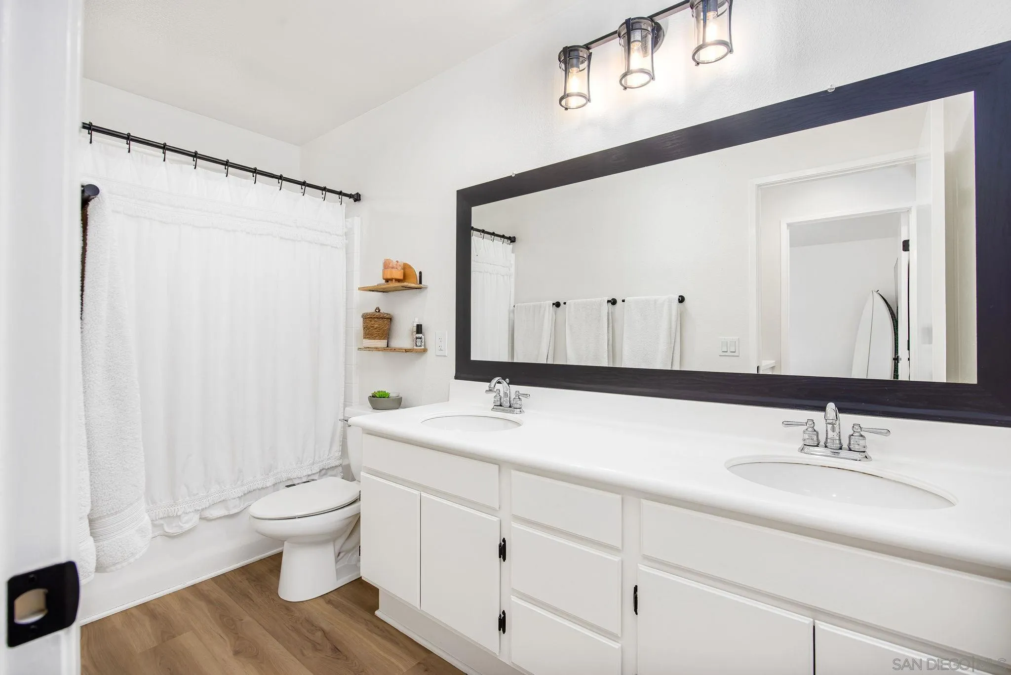https://cdn.realtyfeed.com/cdn/127/260007737/5af6f340f8b0046667ab6ba4244a60d6.webp